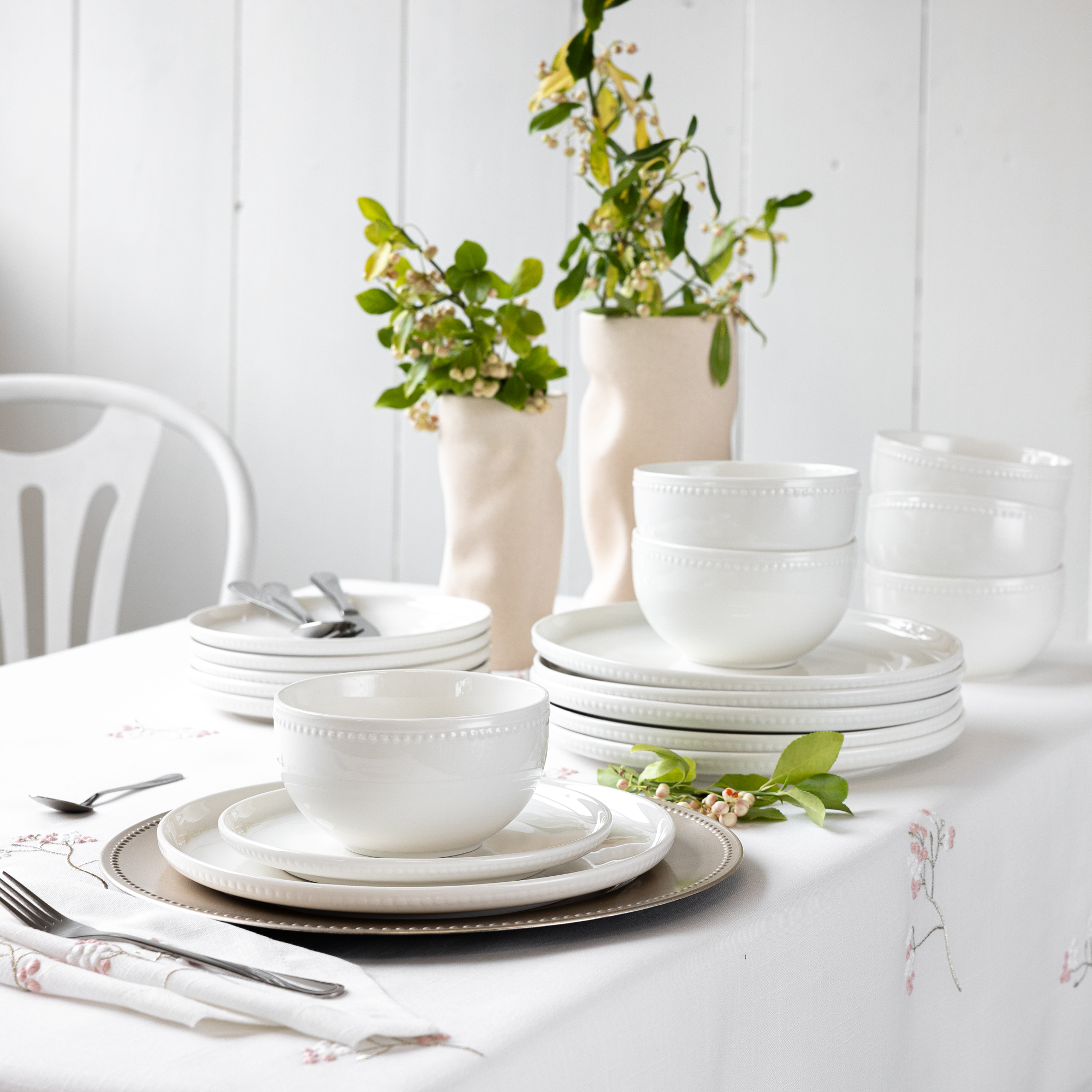 Porcelánová salátová mísa Perline 14 cm AMBITION