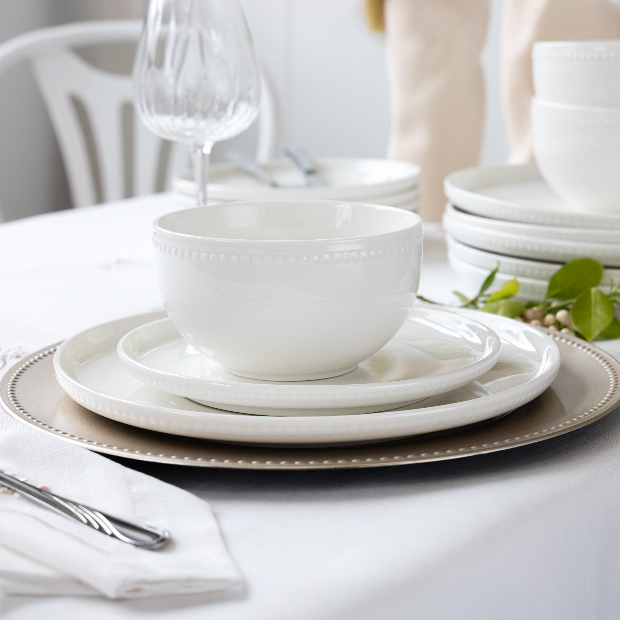 Porcelánová salátová mísa Perline 14 cm AMBITION