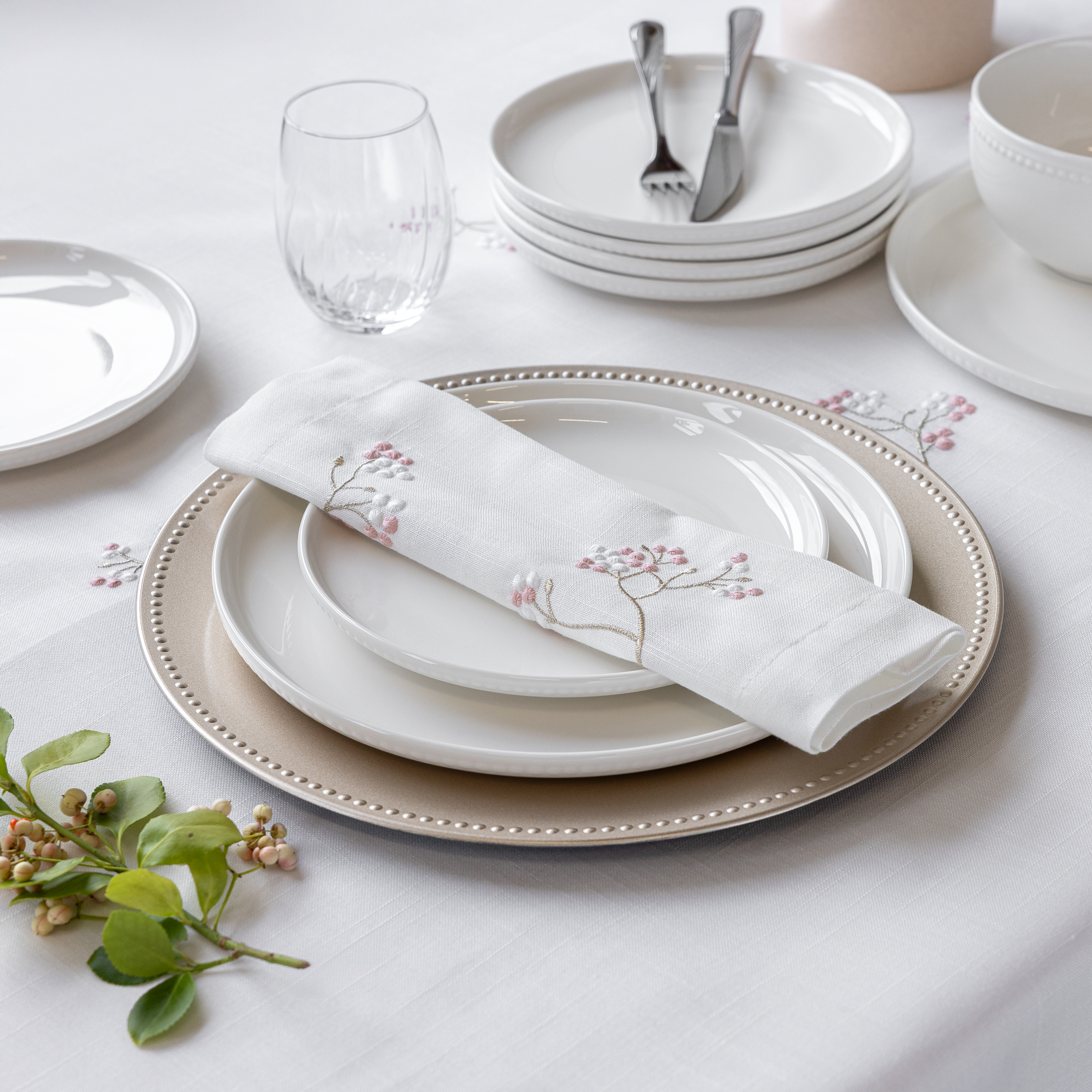 Porcelánový dezertní talíř Perline 20 cm AMBITION