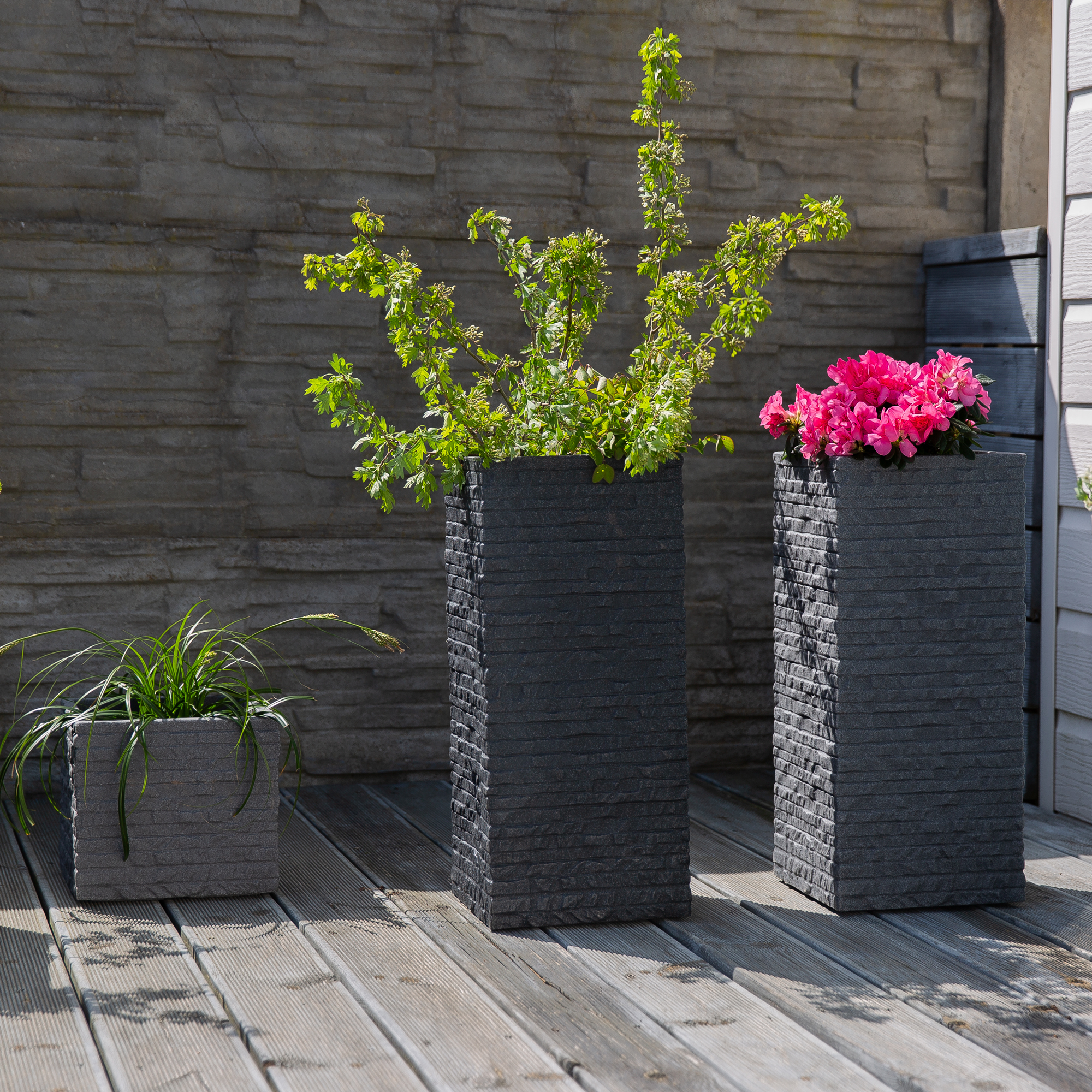 Bezvložkový šedý plastový záhradný kvetináč Kubus 40 x 40 x 34 cm PATIO