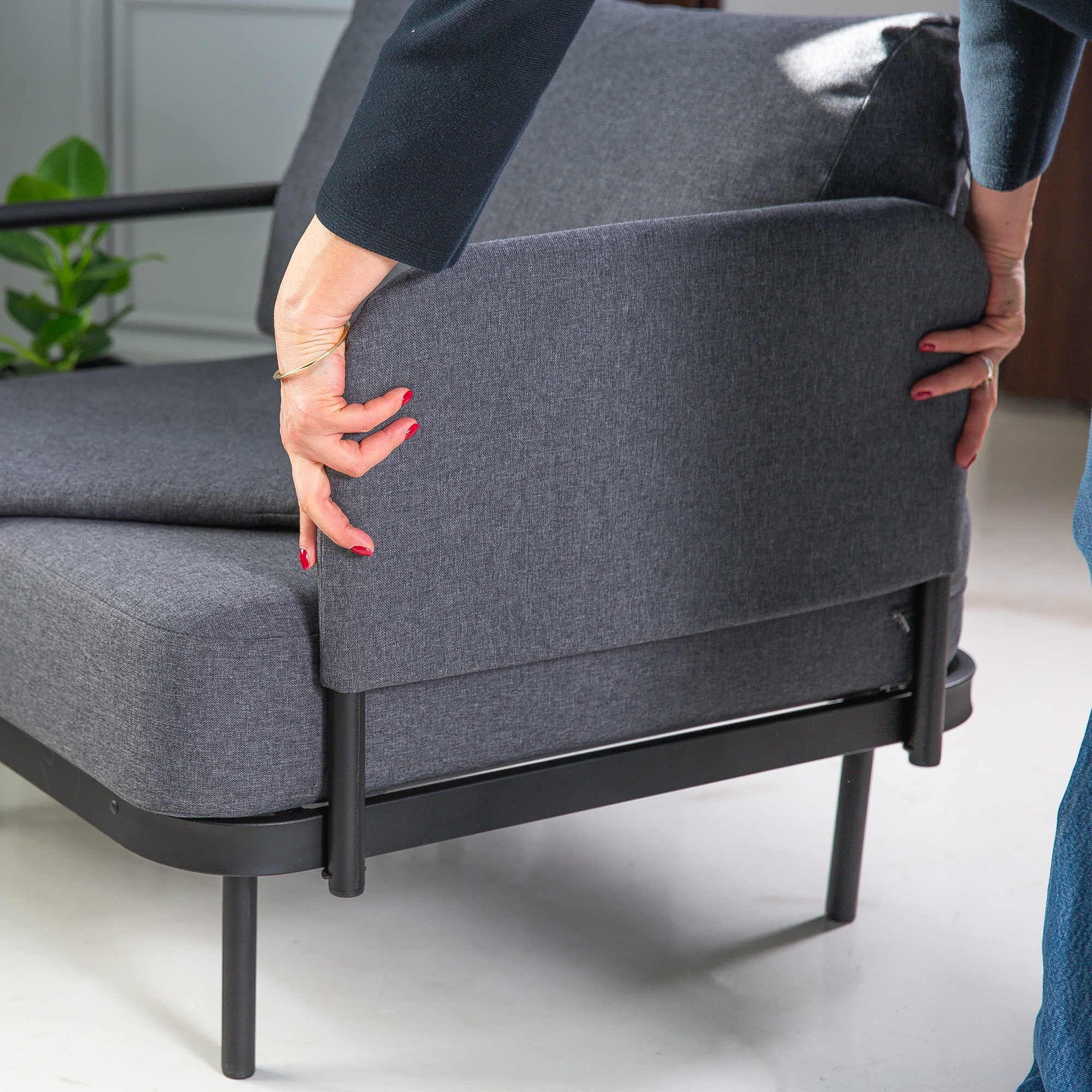 Šedé zahradní křeslo Piryt D053-16EB PATIO