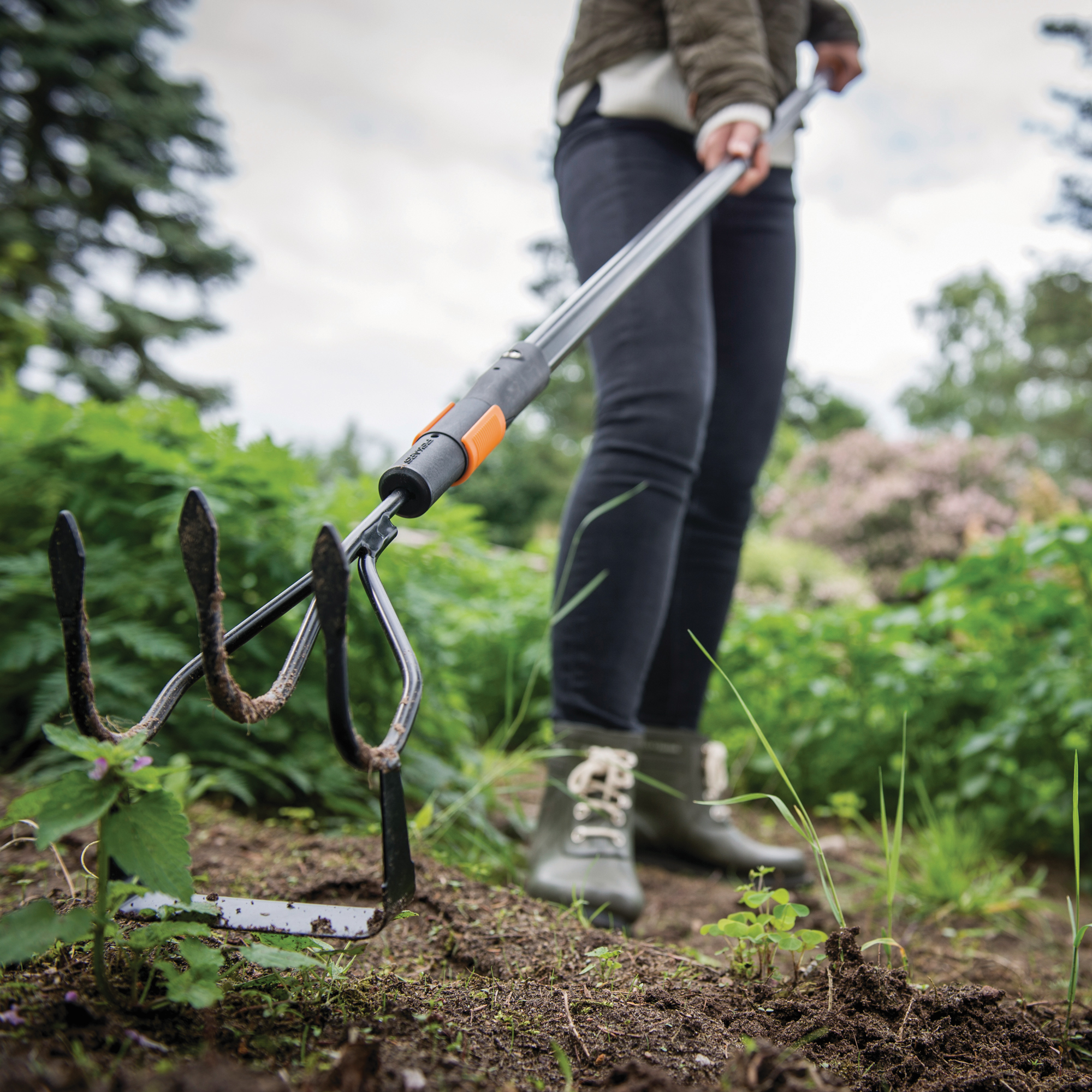 Kultywator z motyką QuikFit™ 30,5 cm FISKARS