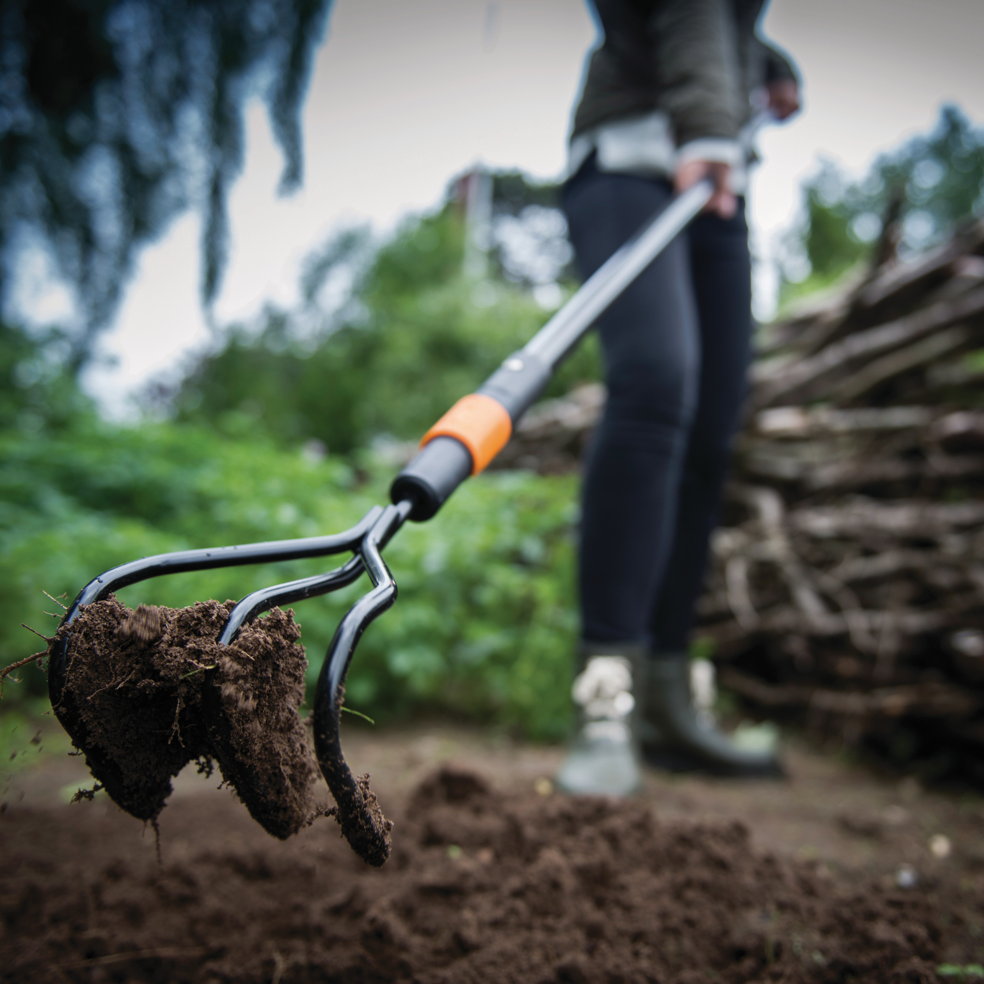 Kultywator QuikFit™ 30,5 cm FISKARS