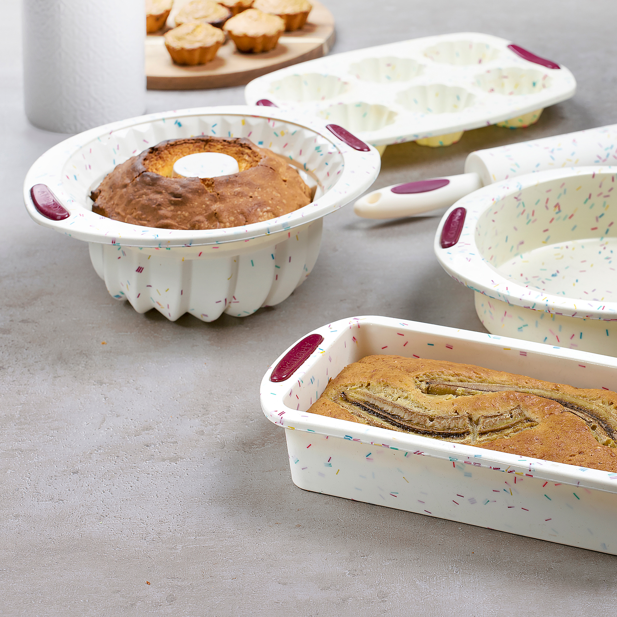 Krémová silikonová forma na bábovku Felice 24 cm AMBITION