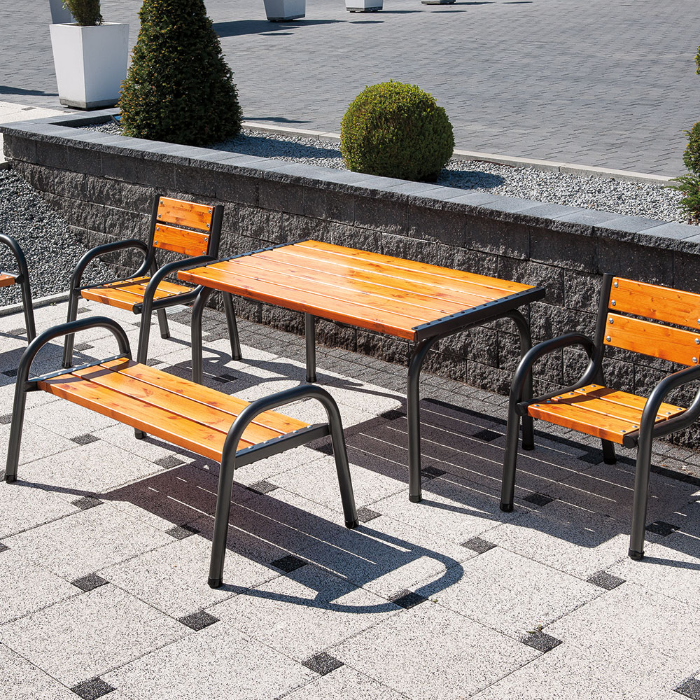 Dřevěný zahradní stůl Park Lux 151 x 86 x 73 cm PATIO
