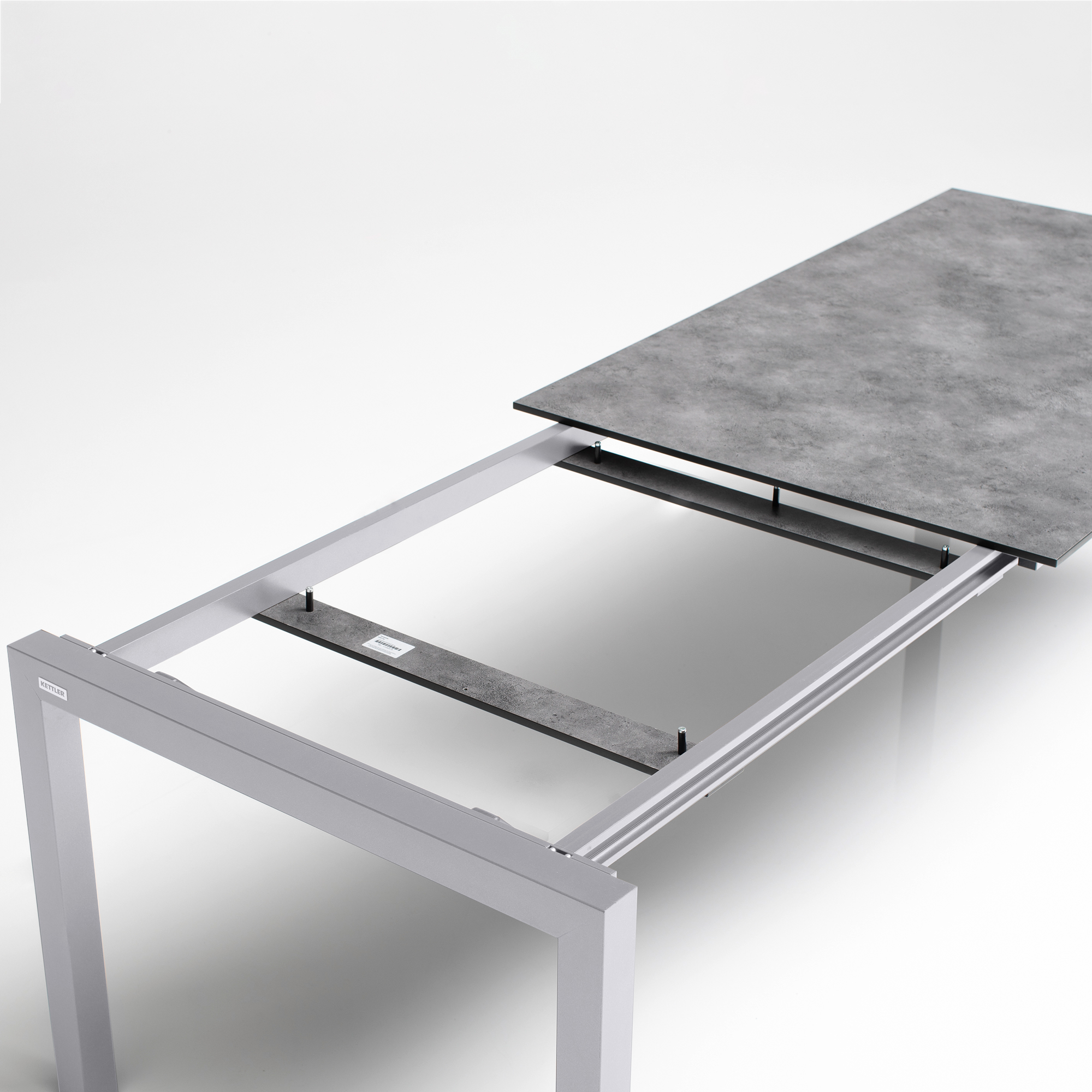 Stół ogrodowy rozkładany 150 / 210 x 95 cm Cubic srebrno-antracytowy KETTLER