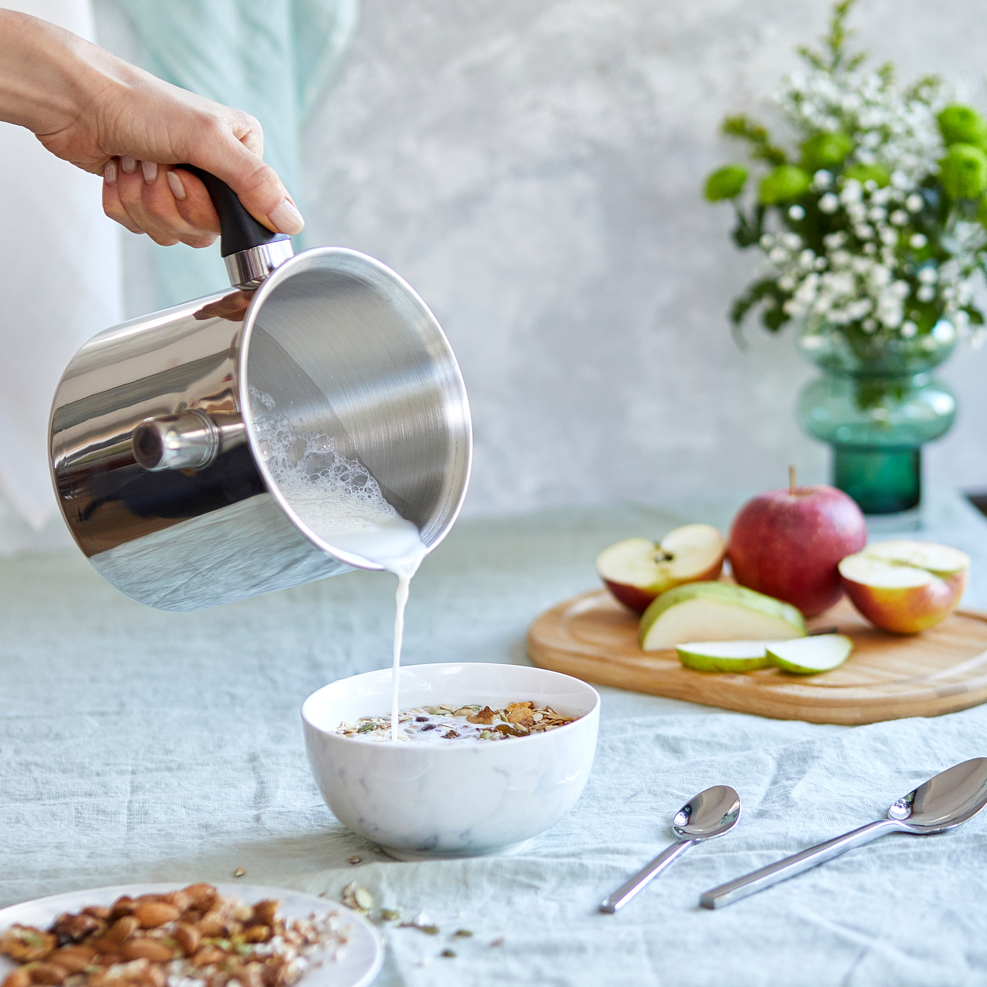 Garnek do mleka Vikos z podwójną ścianką 1,7 l AMBITION