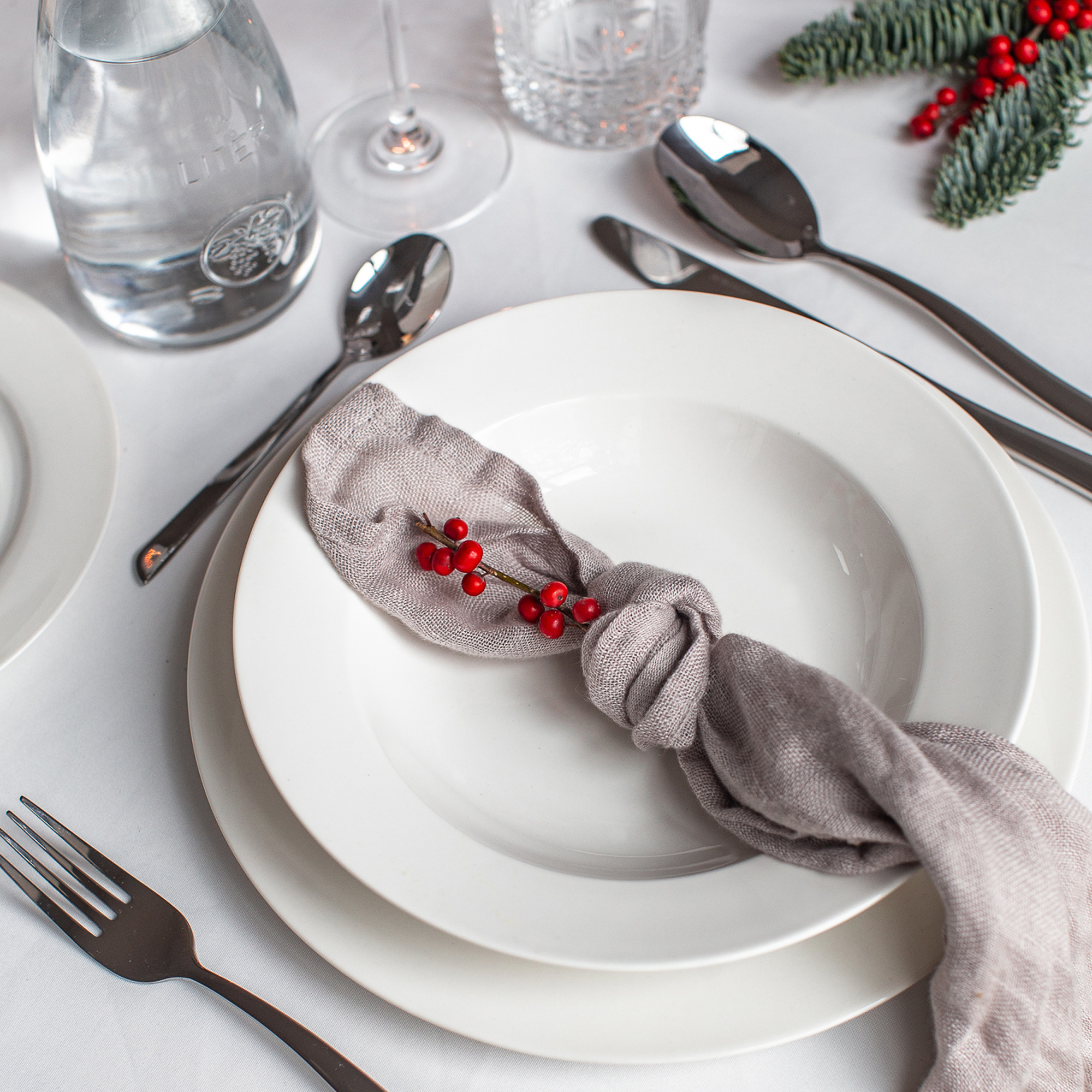 Serwis obiadowy dla 6 osób Aura White 18-elementowy AMBITION