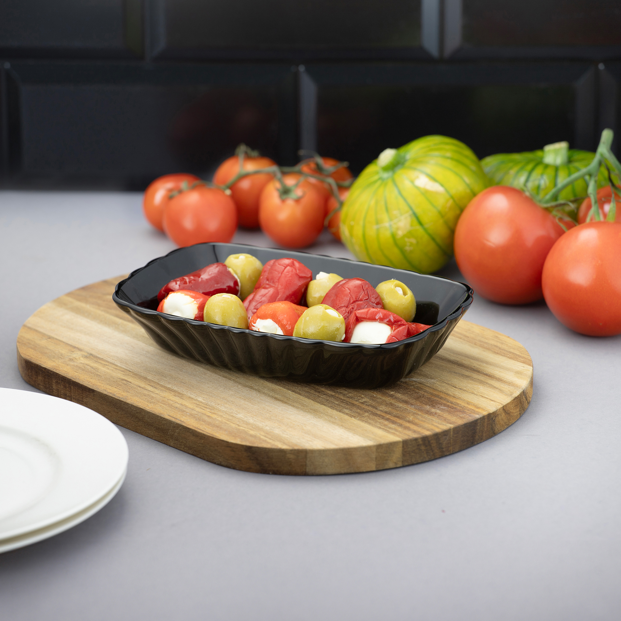Černá servírovací miska Mezze 18 x 11,5 cm PASABAHCE
