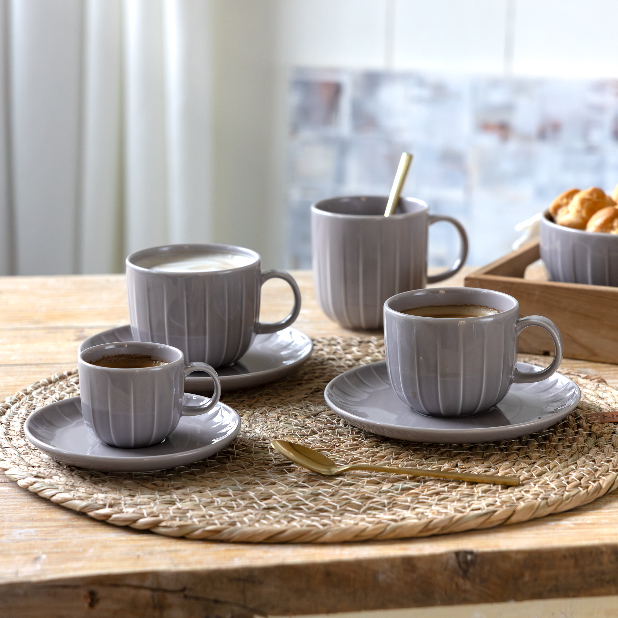 Šedý porcelánový hrnek Ligne 350 ml AMBITION