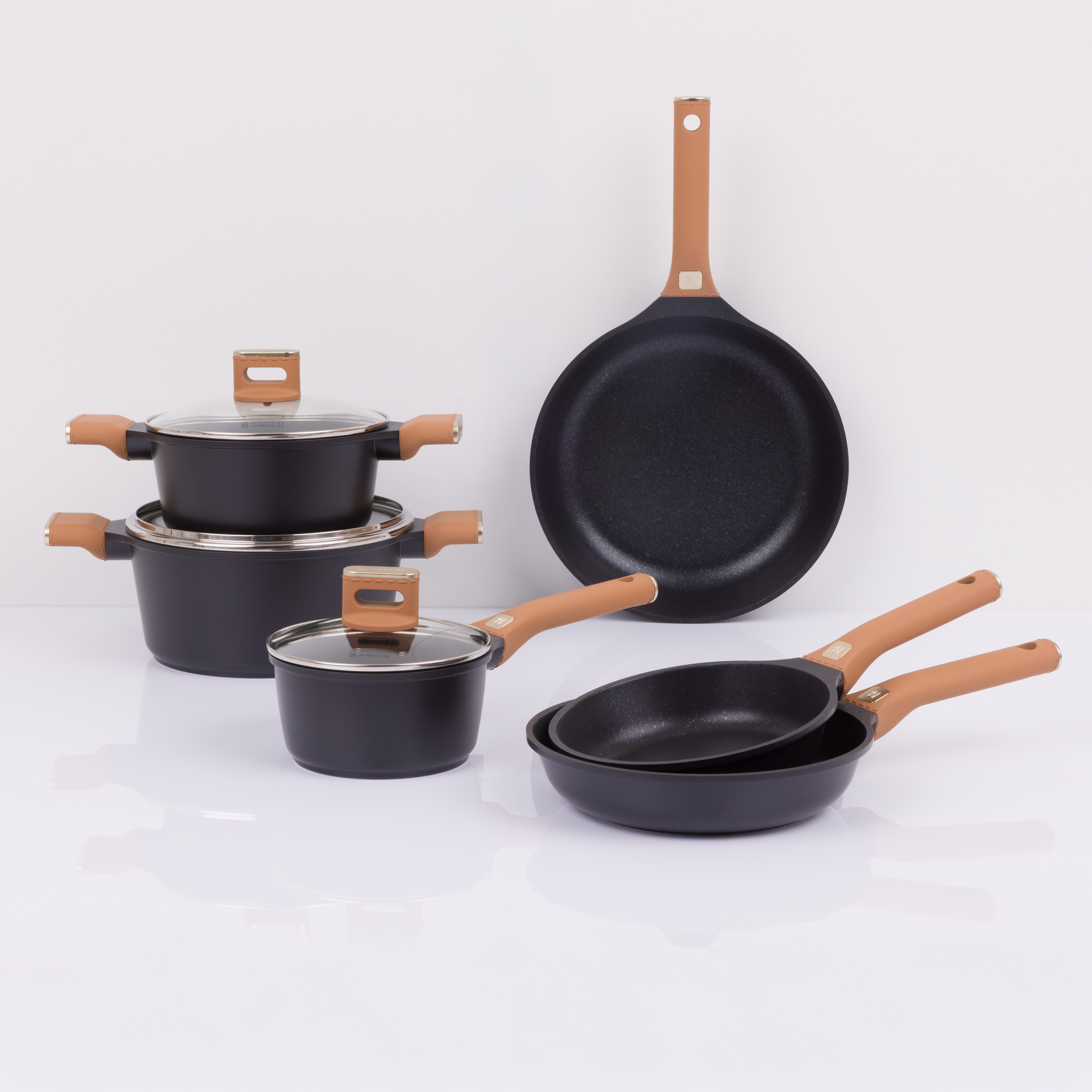 Batería de cocina con revestimiento Qualum Basic Stone Edition Camel 9-piezas AMBITION