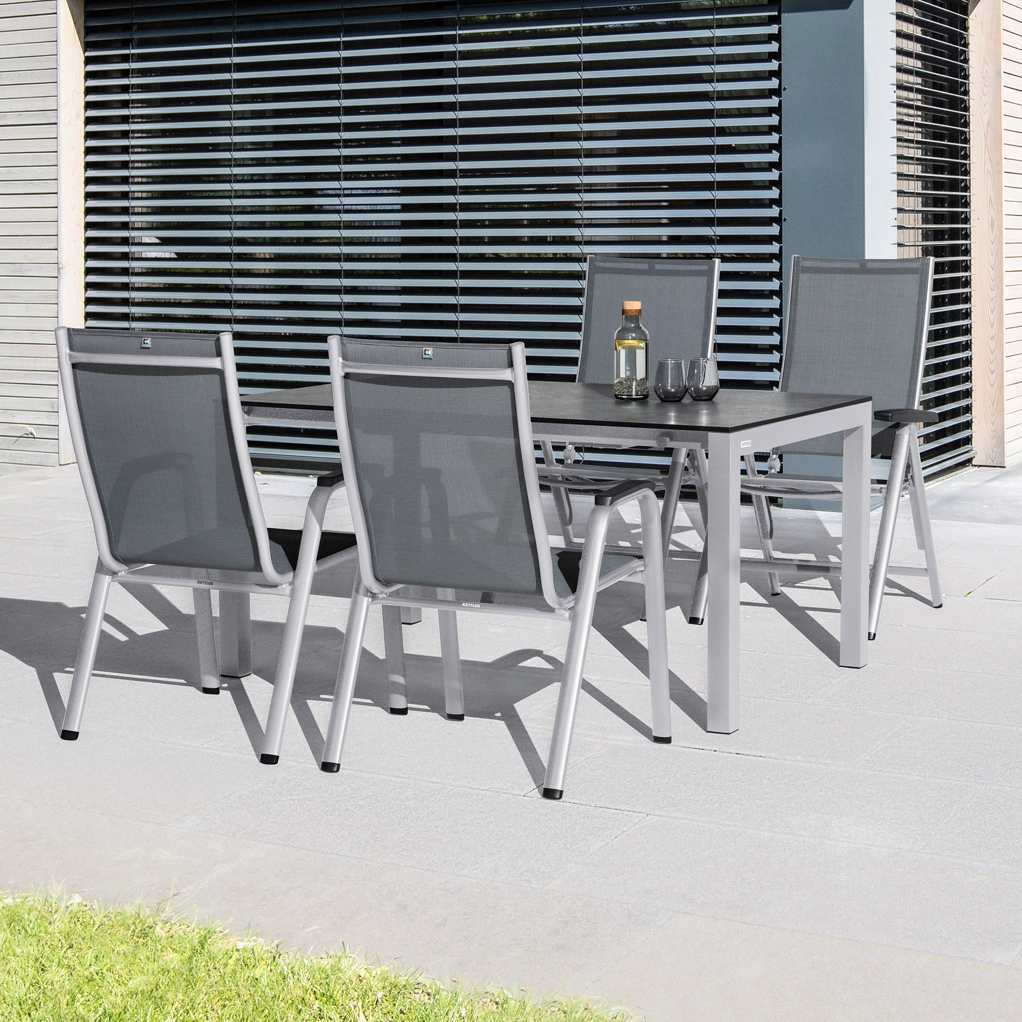 Stół ogrodowy rozkładany 150 / 210 x 95 cm Cubic srebrno-antracytowy KETTLER