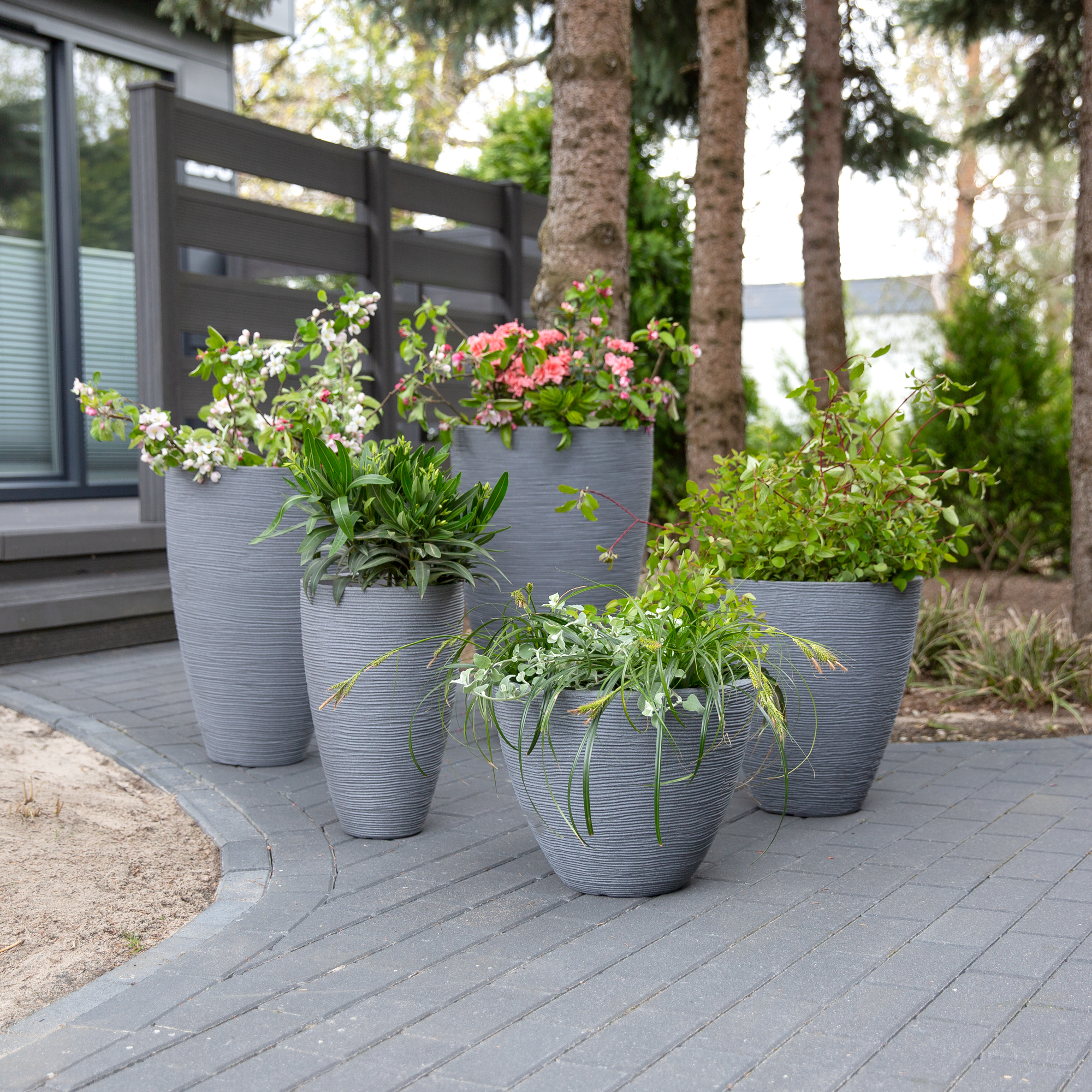 Vaso rotondo scanalato 45 x 70 cm grigio PATIO