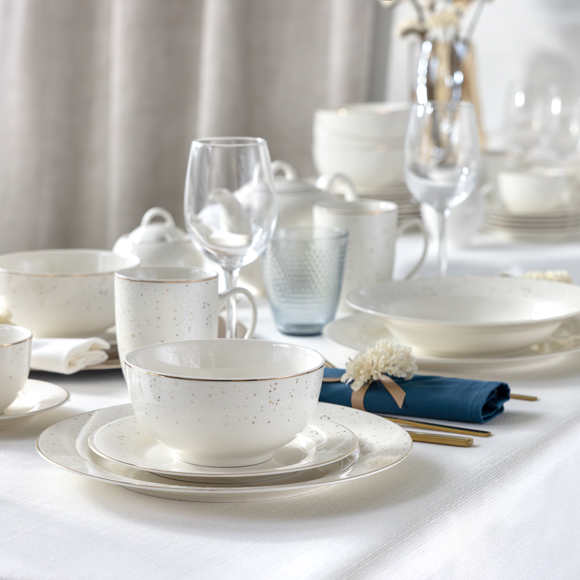 Porcelánová salátová miska Aurelia 14 cm AMBITION