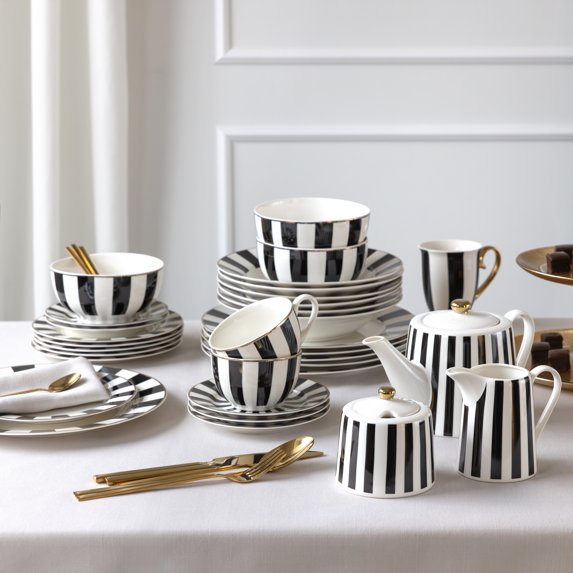 Dinner and coffee set for 6 people Ribs 45-piece AMBITION