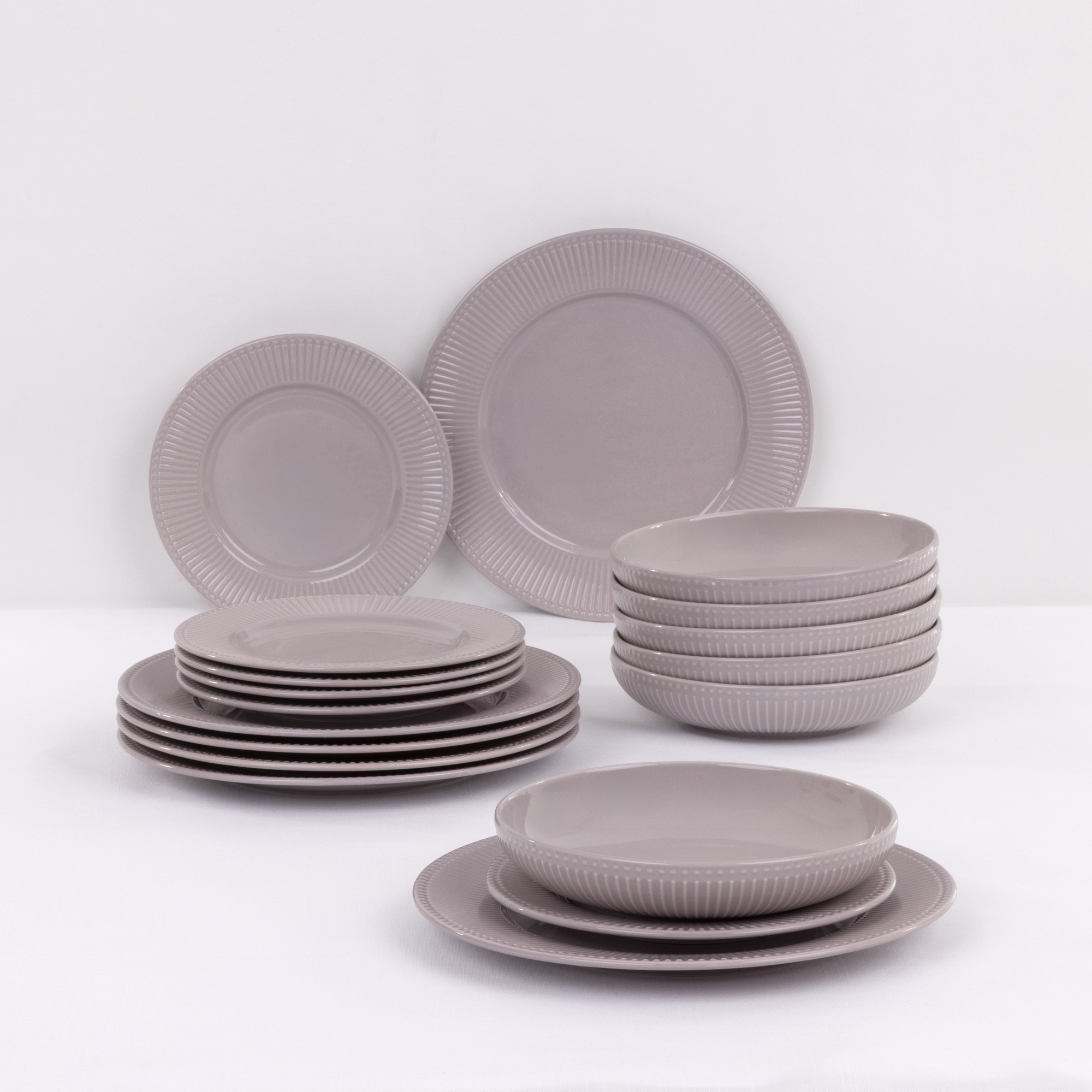 Servizio di piatti per 6 persone Curly rosa 18-pezzi AMBITION