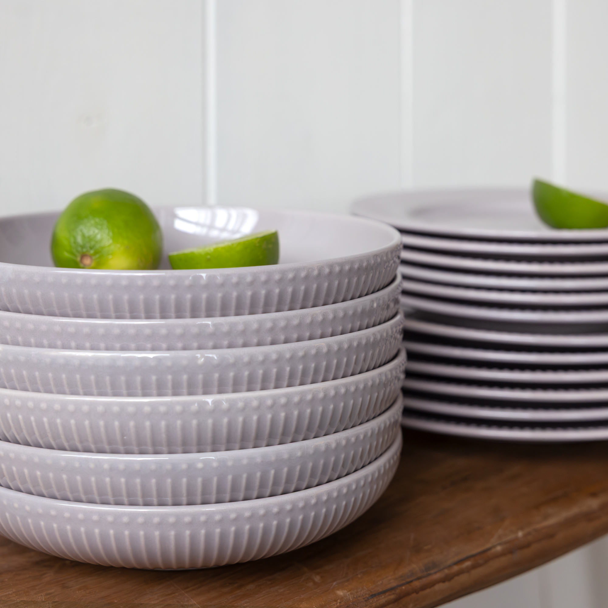 Servizio di piatti per 6 persone Curly rosa 18-pezzi AMBITION