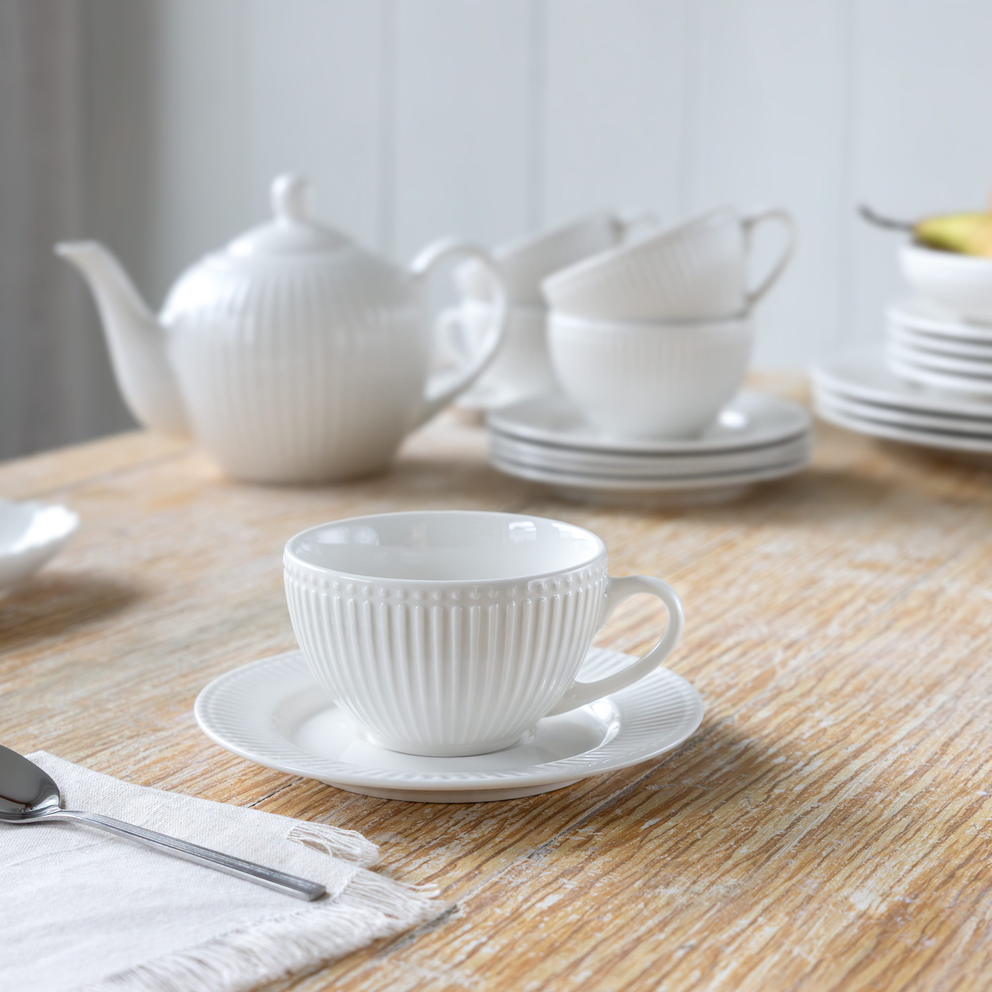 Vajilla para 6 personas Curly blanca 41-piezas AMBITION