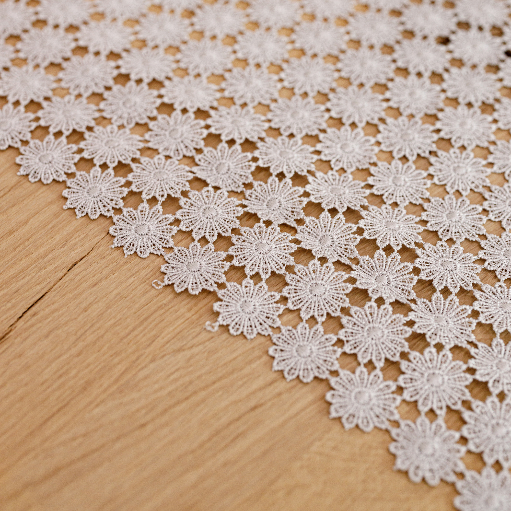 Ubrus z polyesteru Lace 160 x 280 cm AMBITION