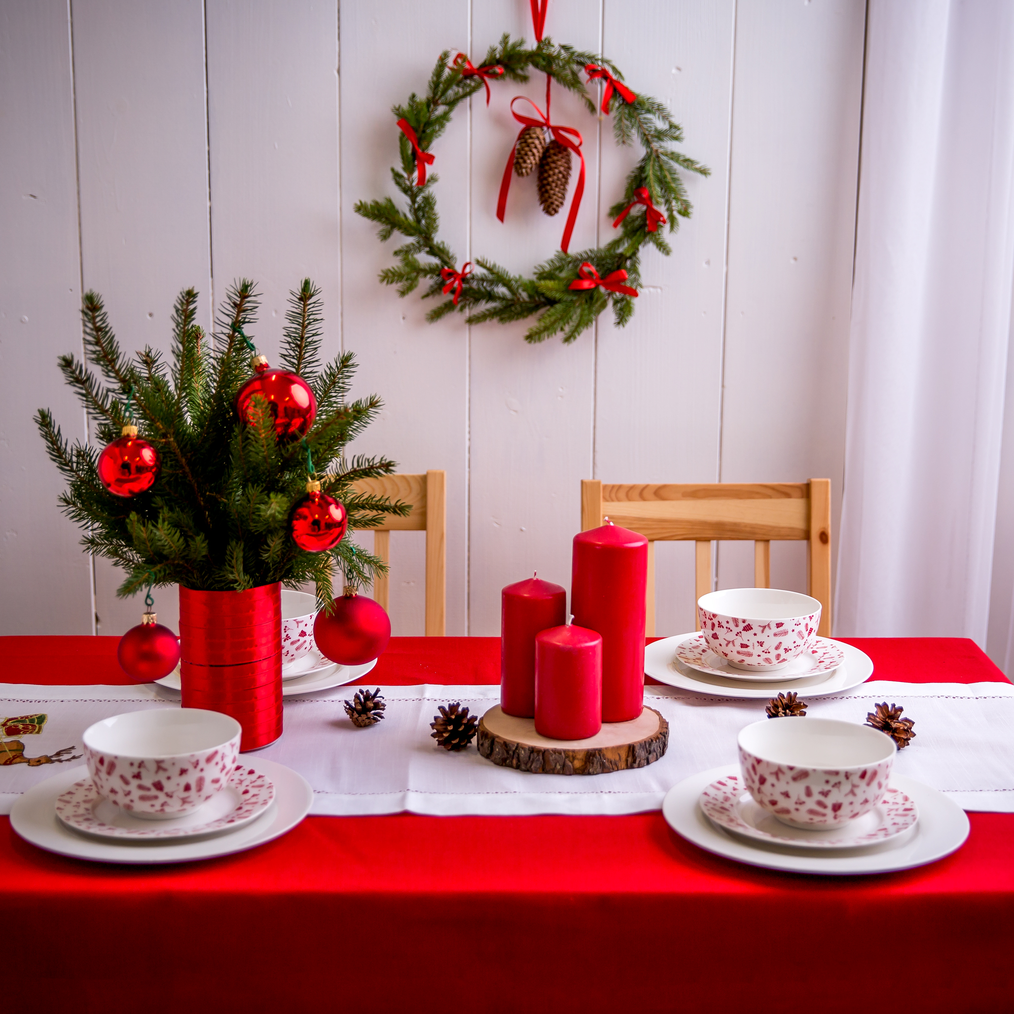 Salaterka Pine 13 cm red AMBITION