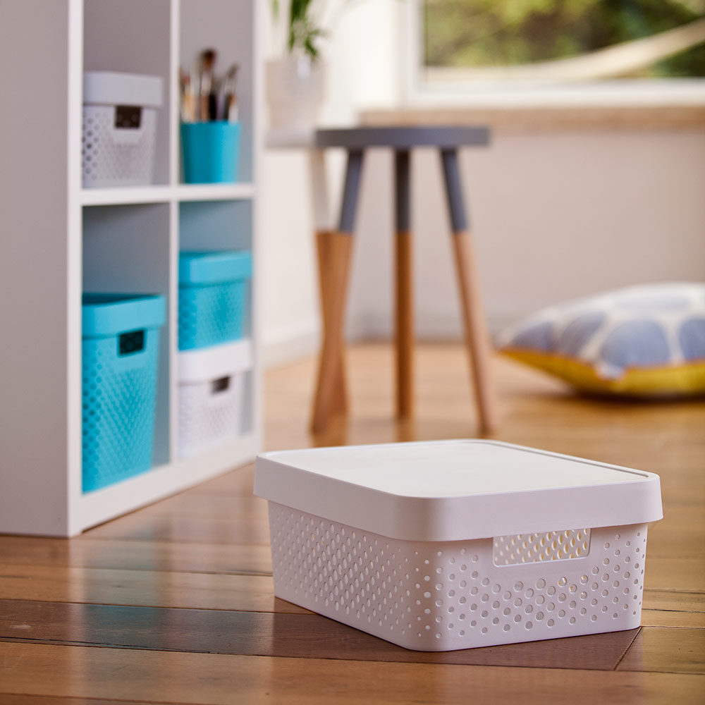 Ažurový plastový koš s víkem Infinity White 36 x 27 x 14 cm CURVER