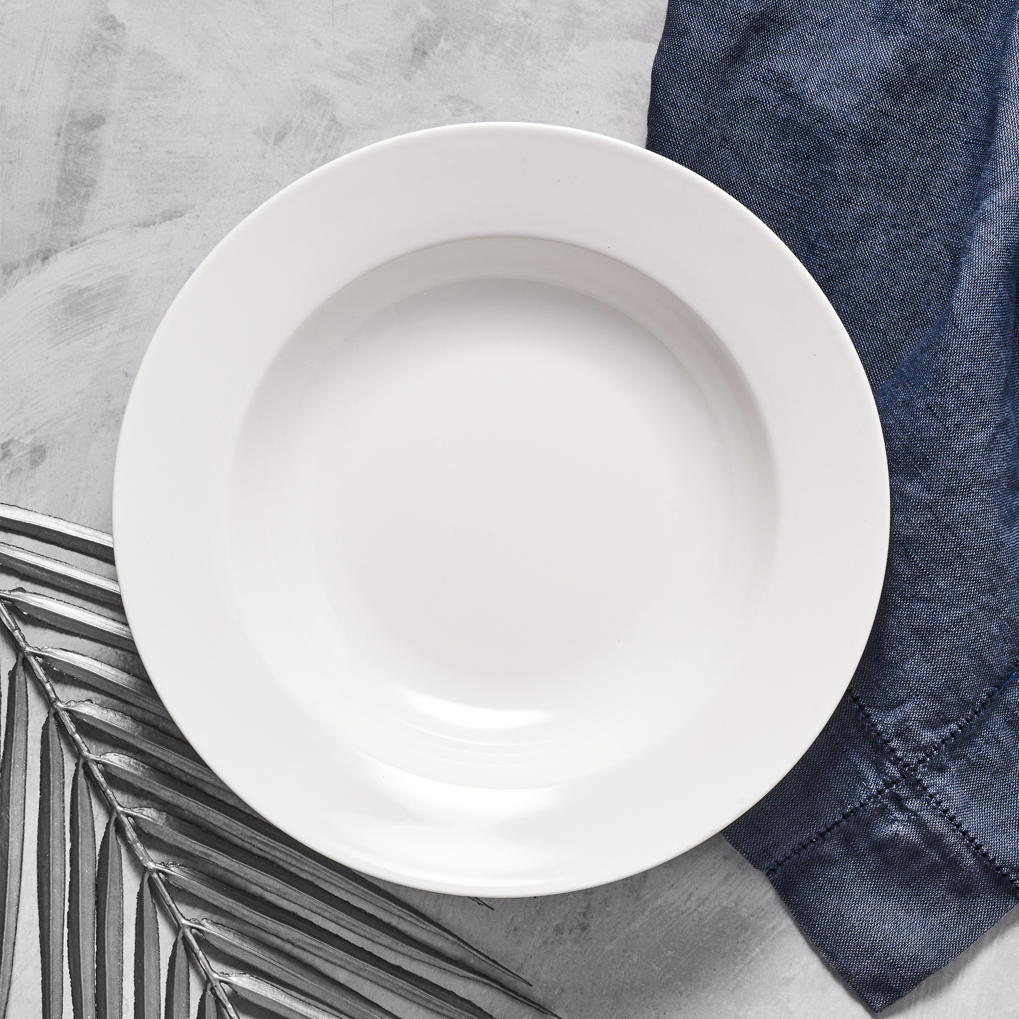 Porcelánový hluboký talíř Aura White 23 cm AMBITION