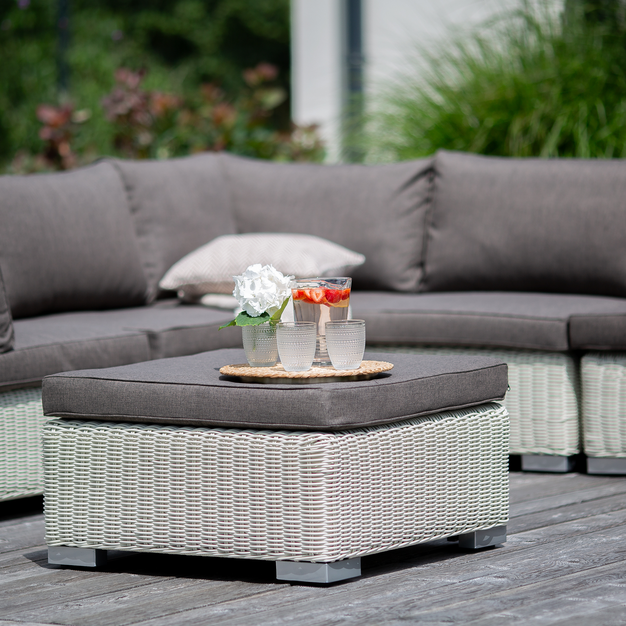 Souprava zahradního nábytku z technorattanu Dorothee White PATIO
