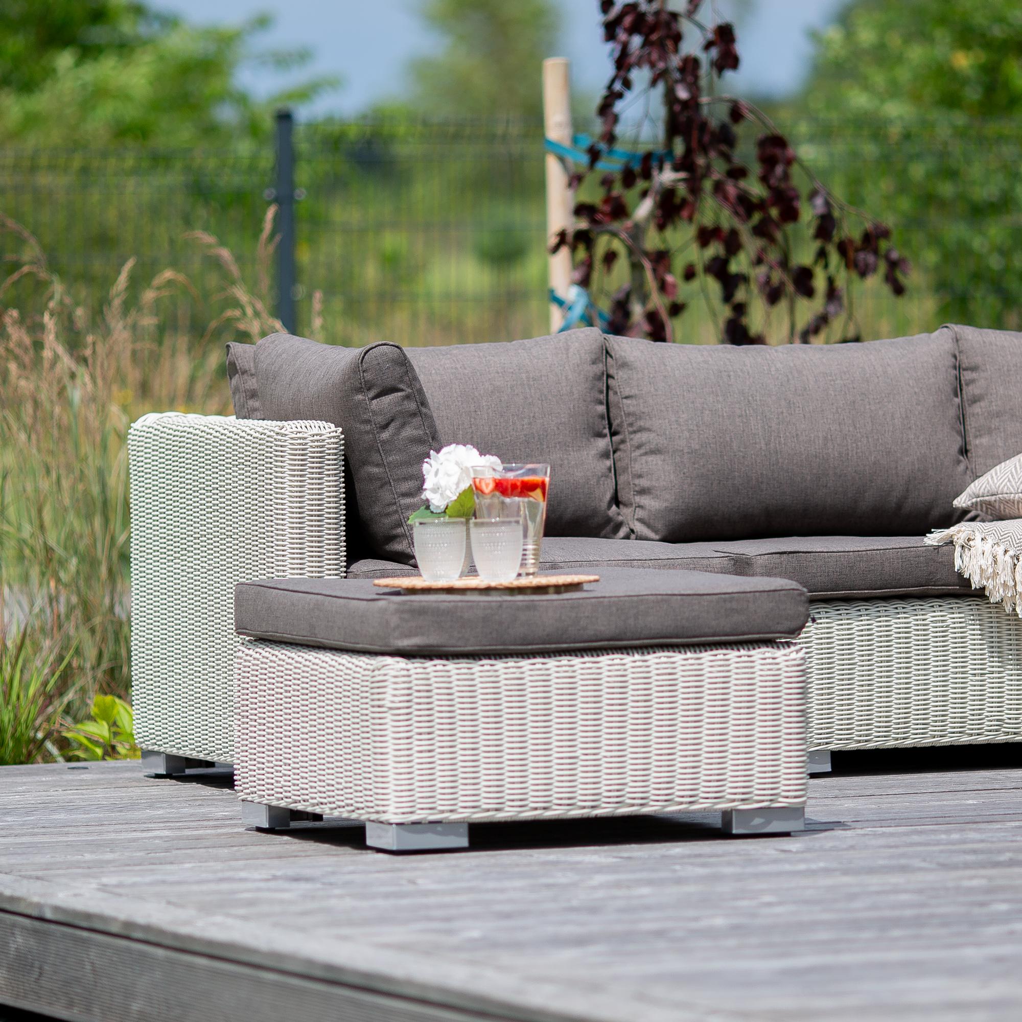Souprava zahradního nábytku z technorattanu Dorothee White PATIO