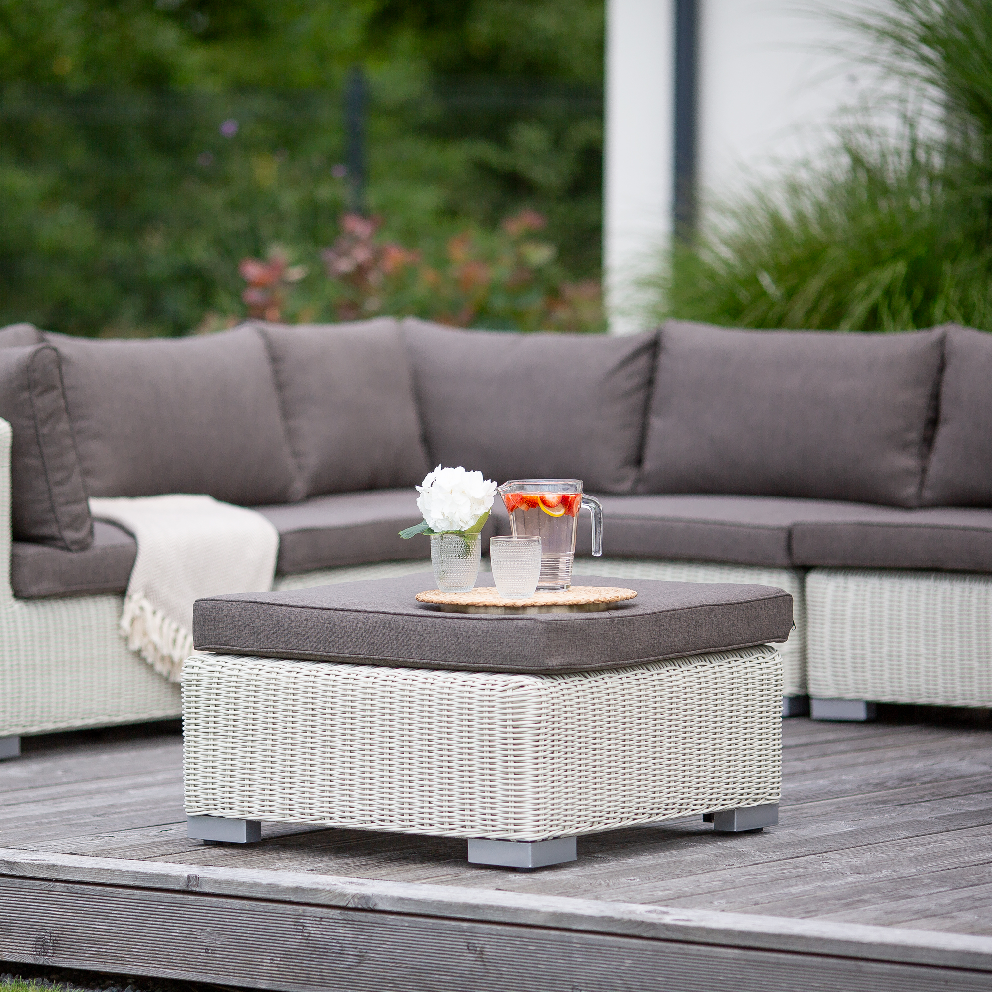 Souprava zahradního nábytku z technorattanu Dorothee White PATIO