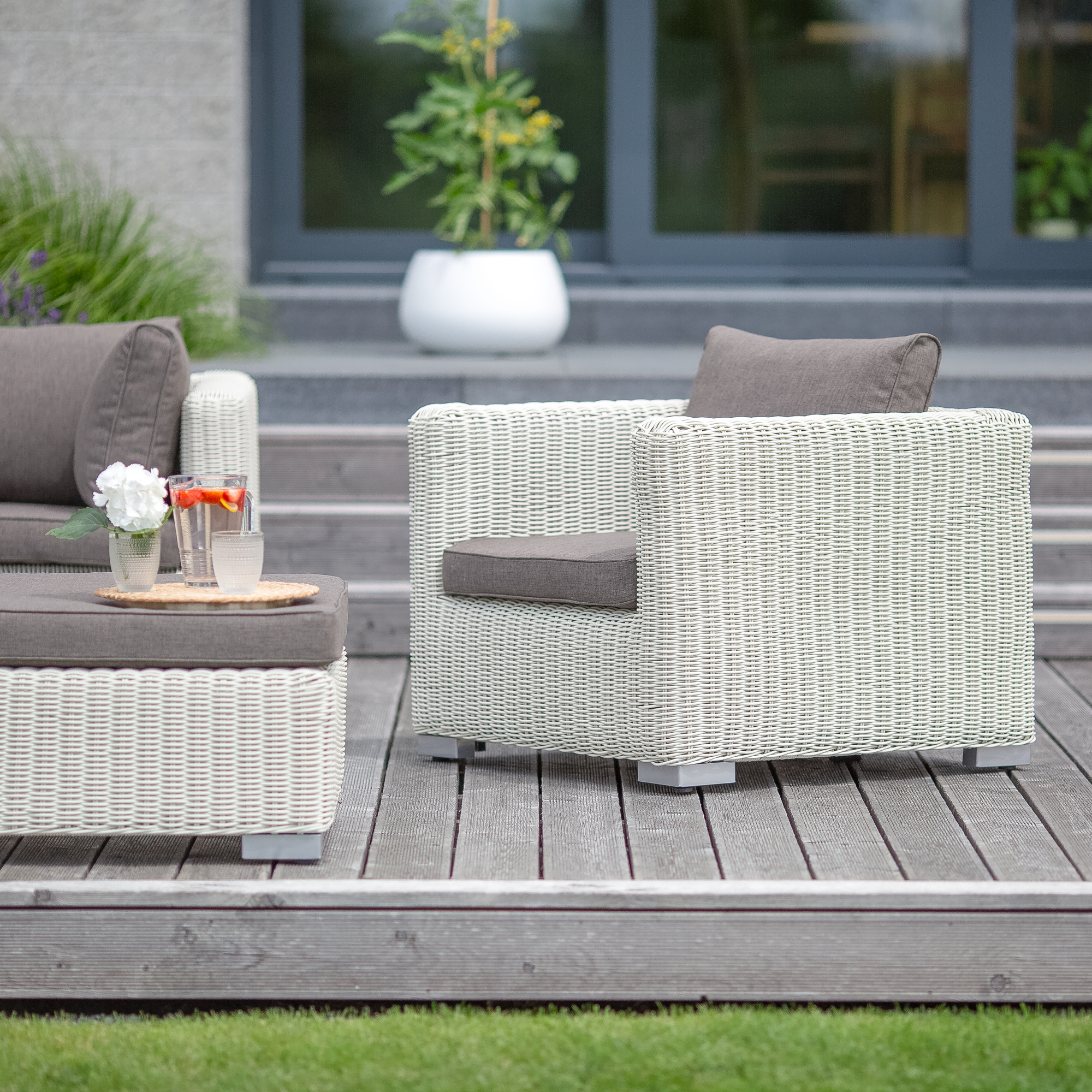 Souprava zahradního nábytku z technorattanu Dorothee White PATIO