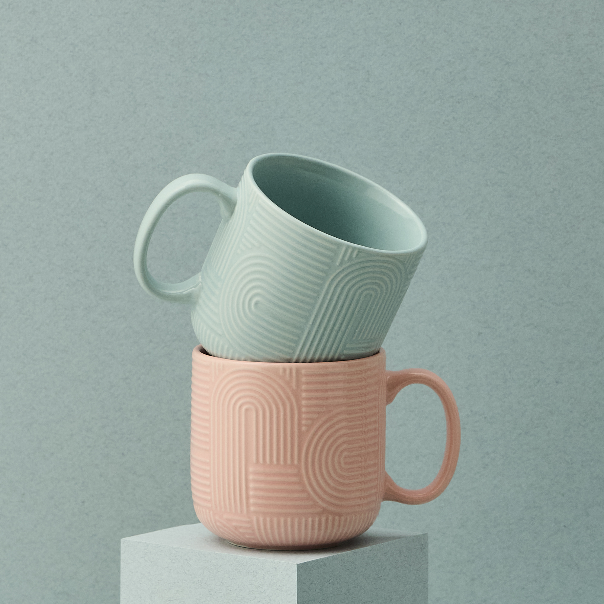 Růžový porcelánový hrnek Arco 390 ml AMBITION