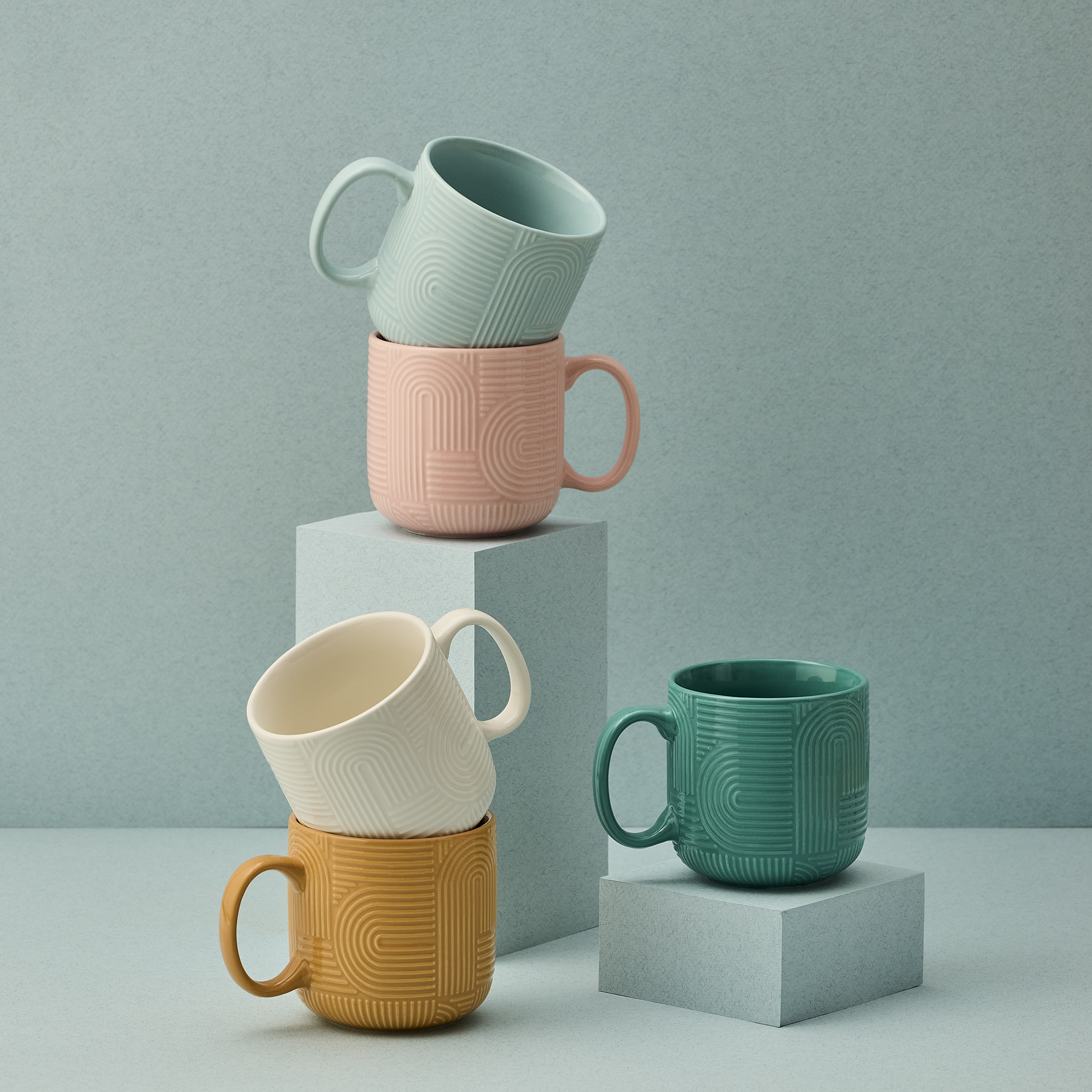 Zelený porcelánový hrnek Arco 390 ml AMBITION