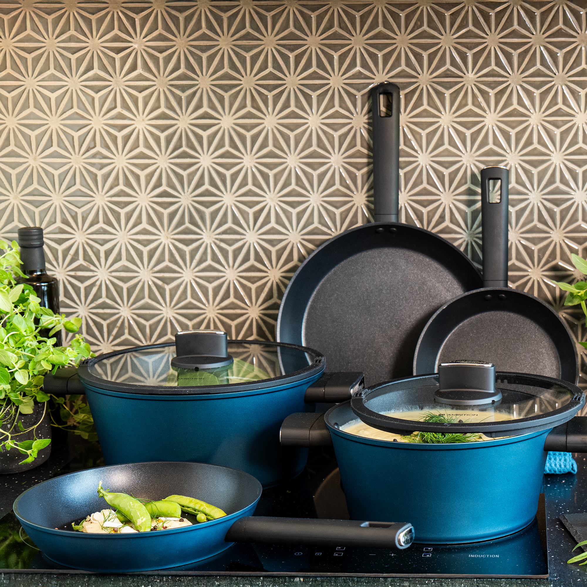 Sada hliníkových hrnců s pánví Azzurro Qualum Basic 9-dílů AMBITION