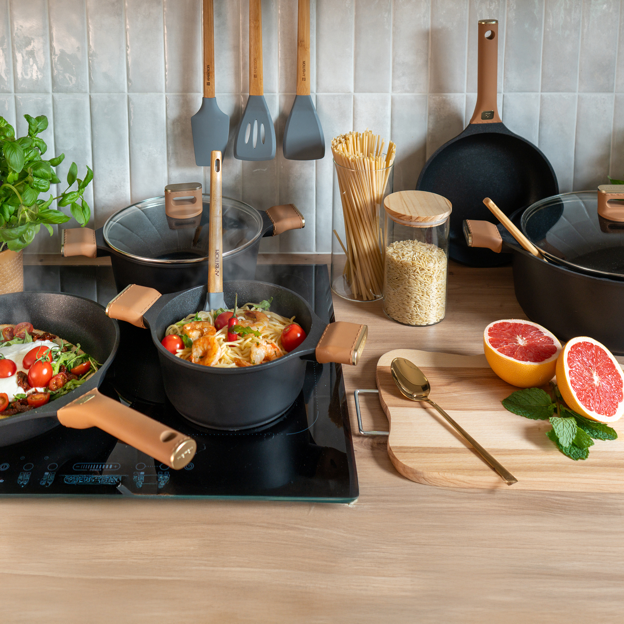 Batería de cocina con revestimiento Qualum Basic Stone Edition Camel 9-piezas AMBITION