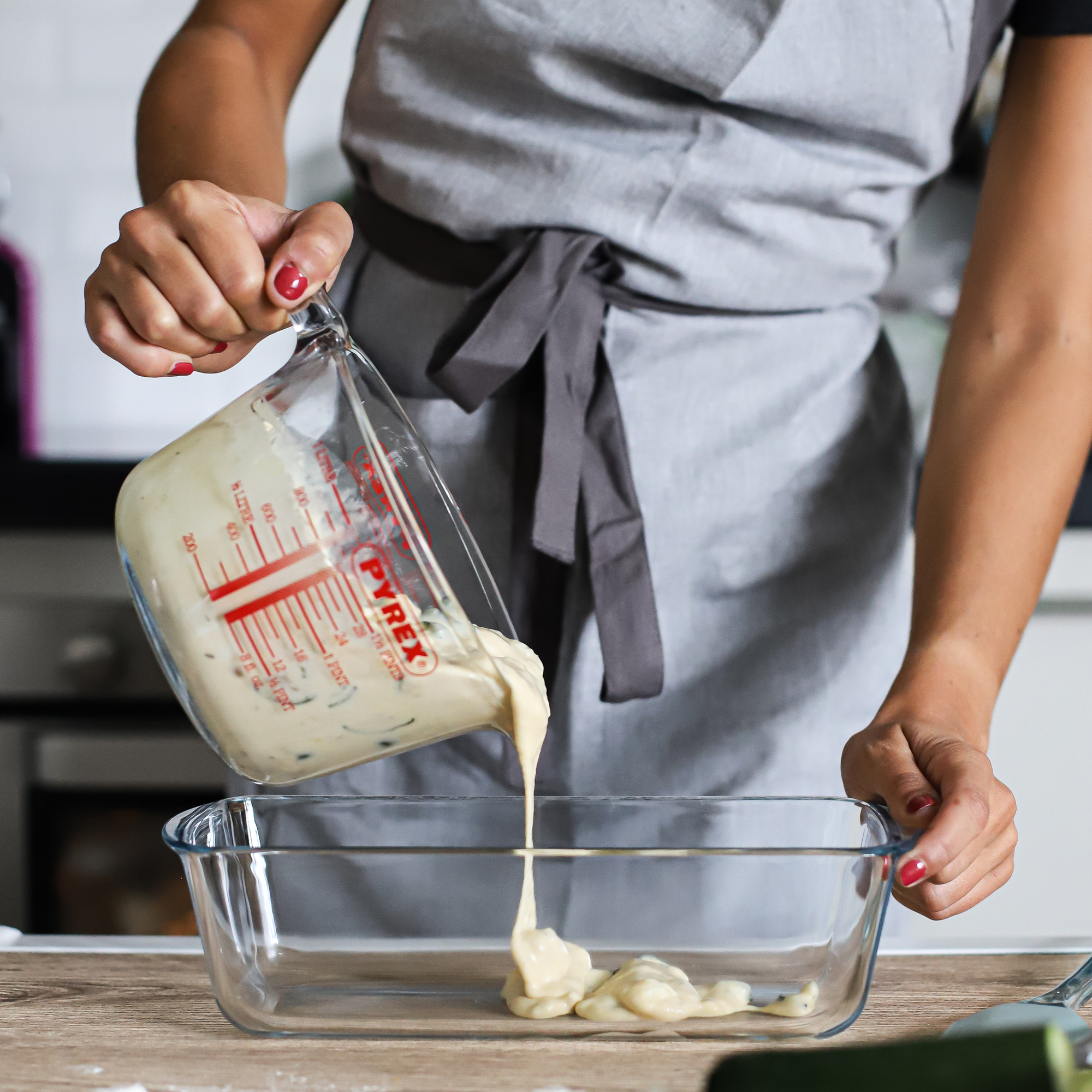 Skleněná odměrka s plastovým víkem 1 l PYREX