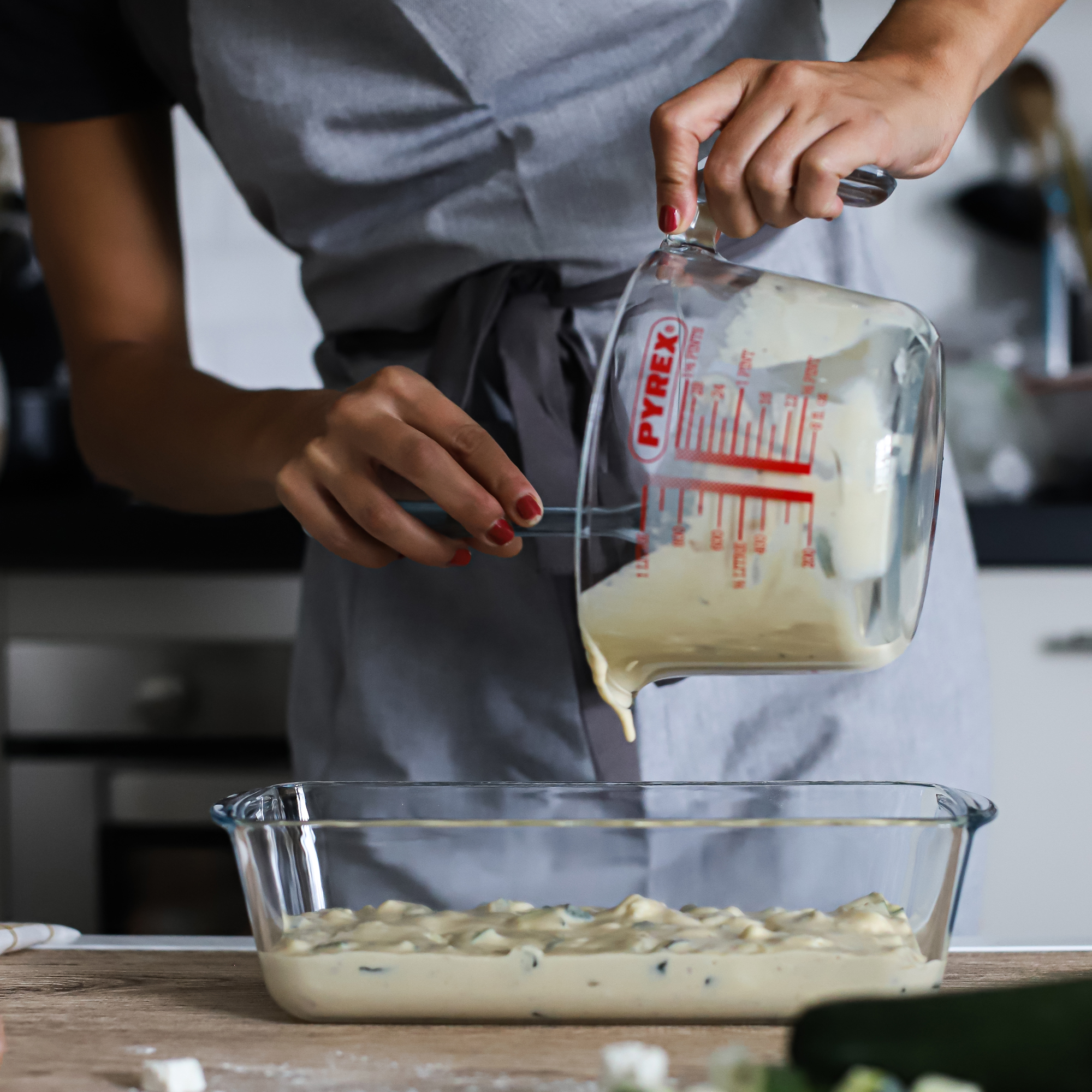 Skleněná odměrka s plastovým víkem 1 l PYREX