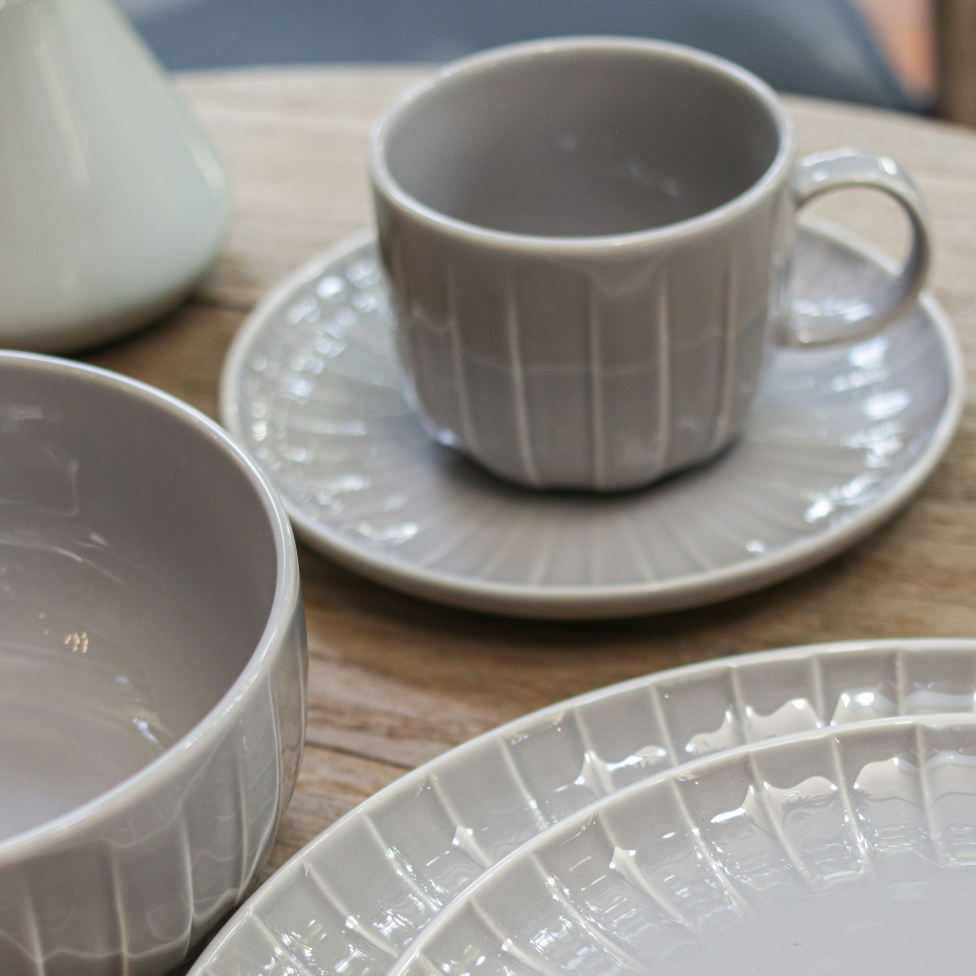 Juego de vajilla para 6 personas Ligne gris 48 piezas AMBITION