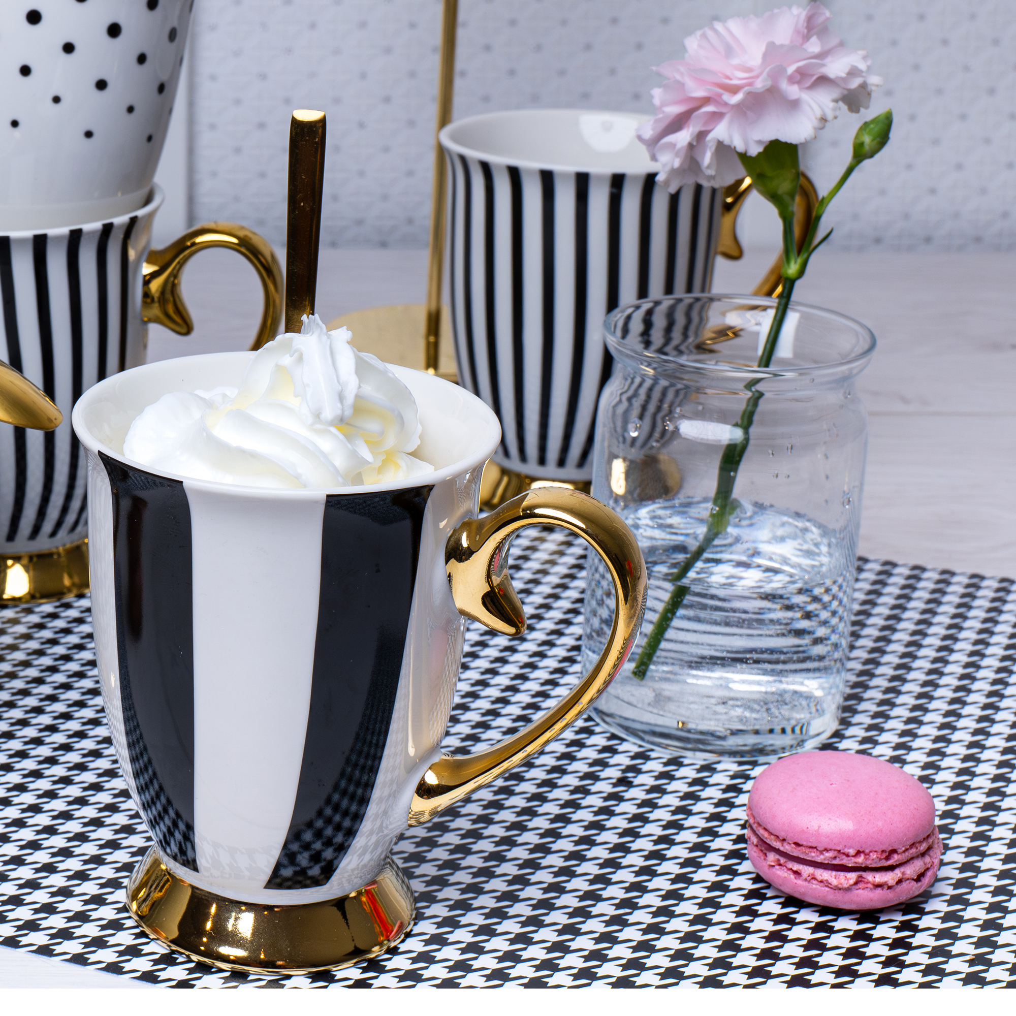 Tazza Diana Gold righe 300 ml AMBITION