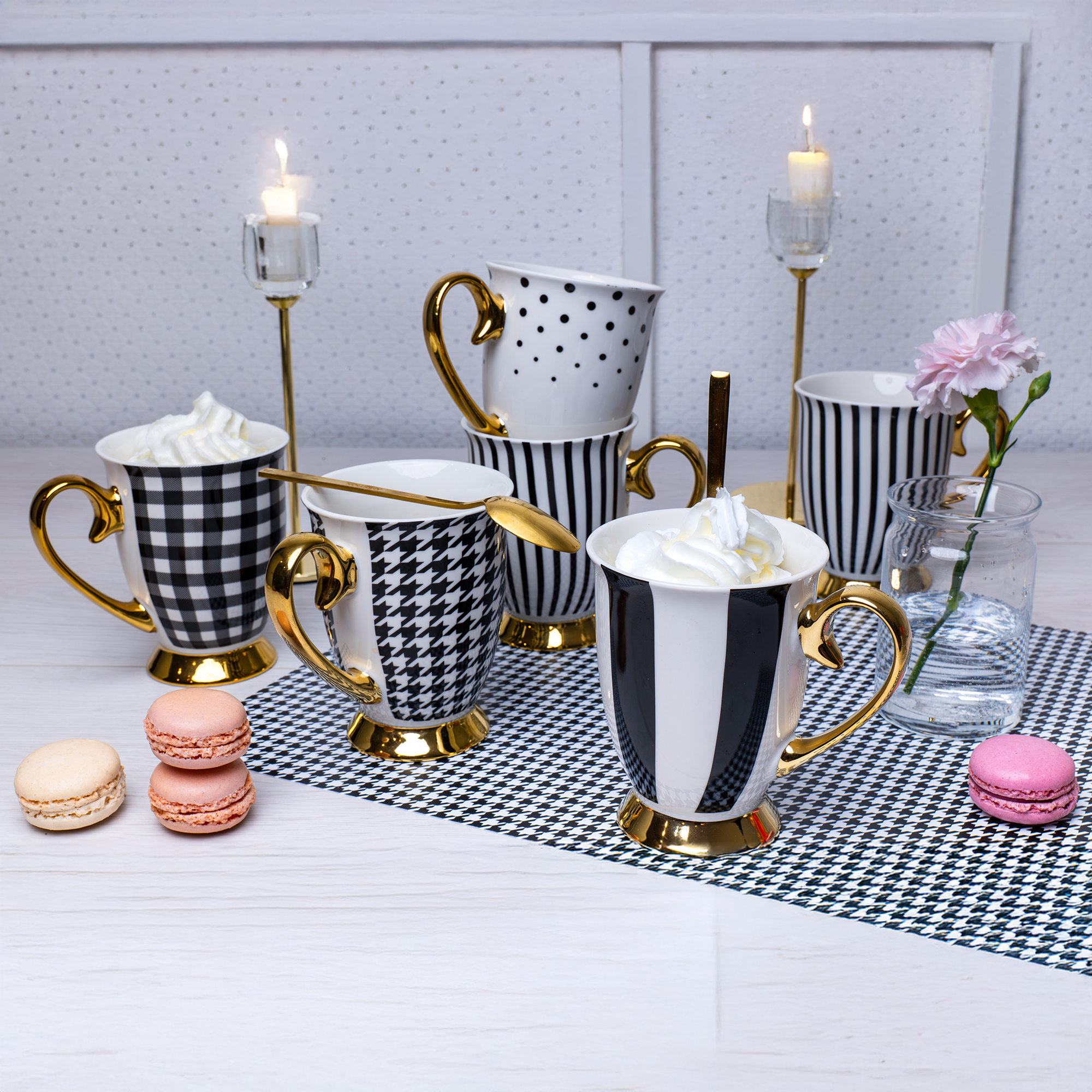 Porcelánový hrnek Diana Gold Checkered 300 ml AMBITION