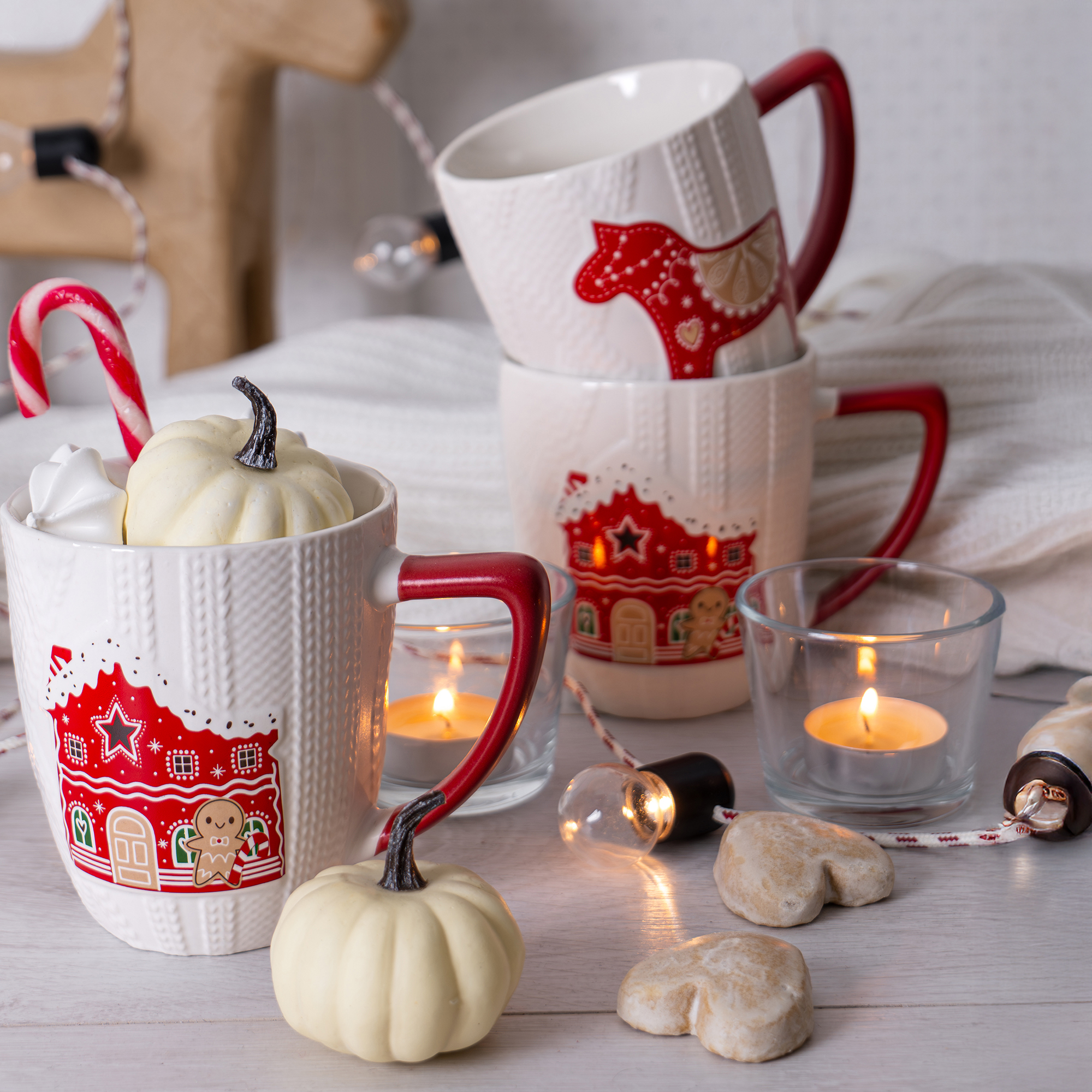Weihnachtsbecher Scarf Modern 420 ml Lebkuchenhaus AMBITION