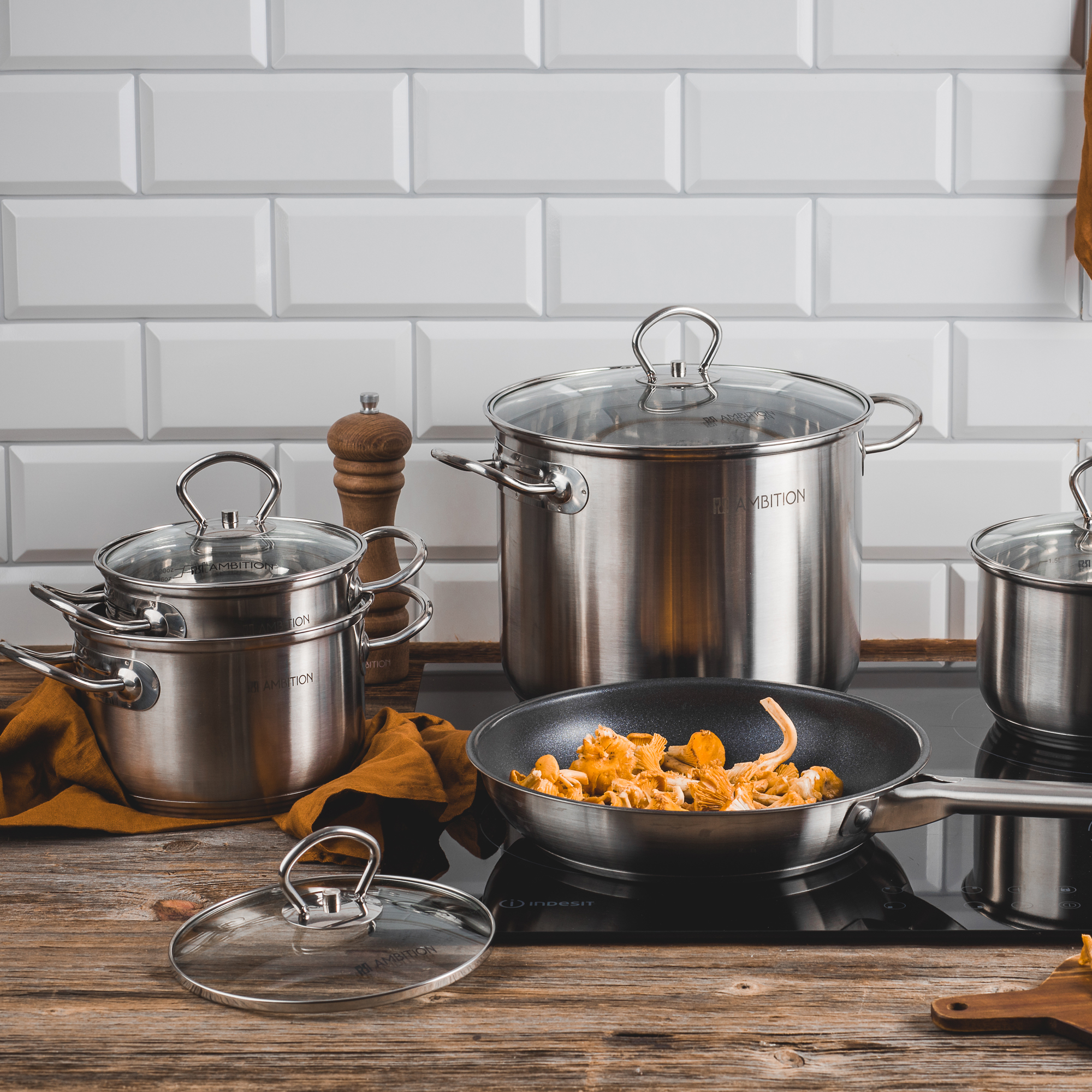 Garnek z pokrywką Loremis 22 cm AMBITION