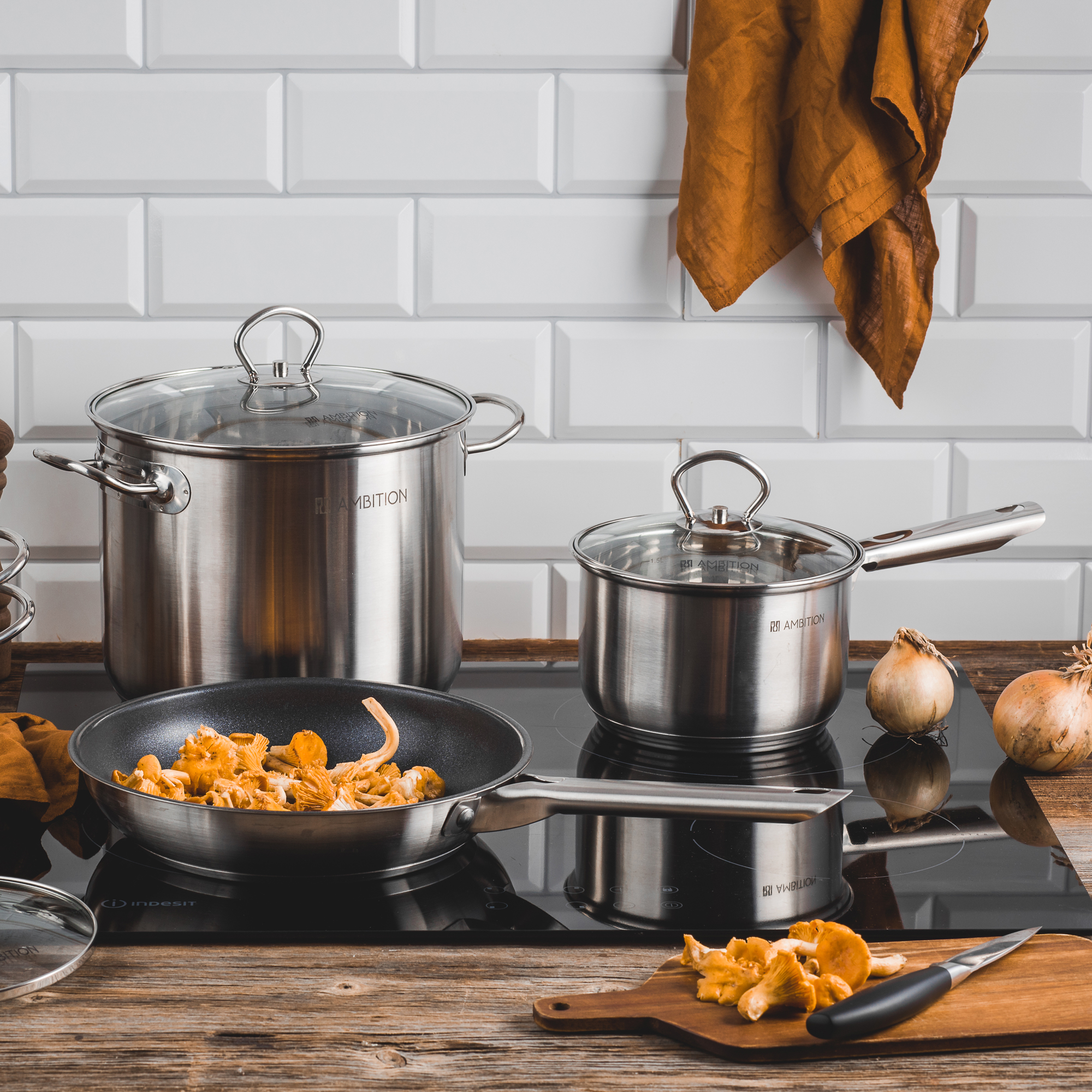 Garnek z pokrywką Loremis 22 cm AMBITION