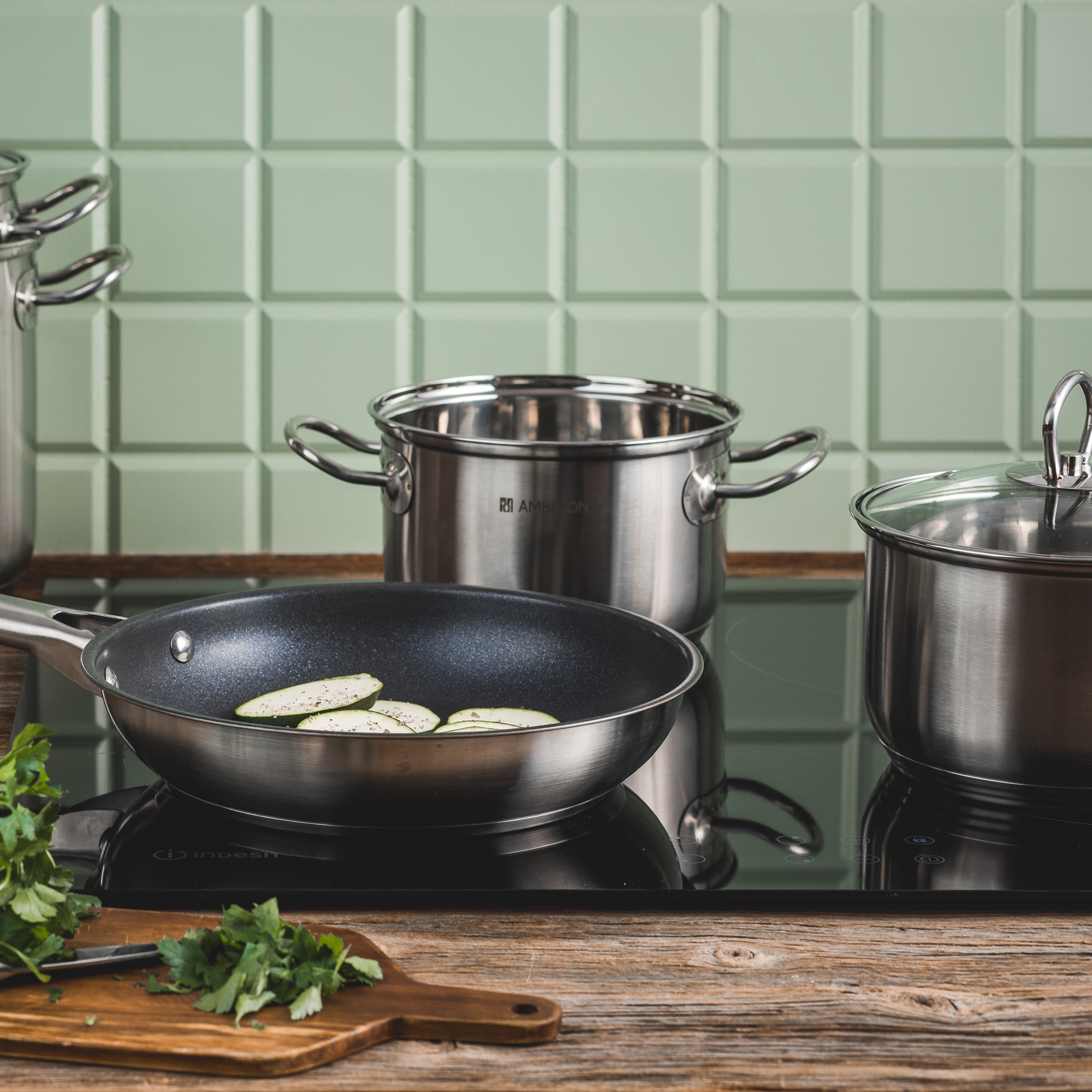 Garnek z pokrywką Loremis 18 cm, 2,5 l AMBITION