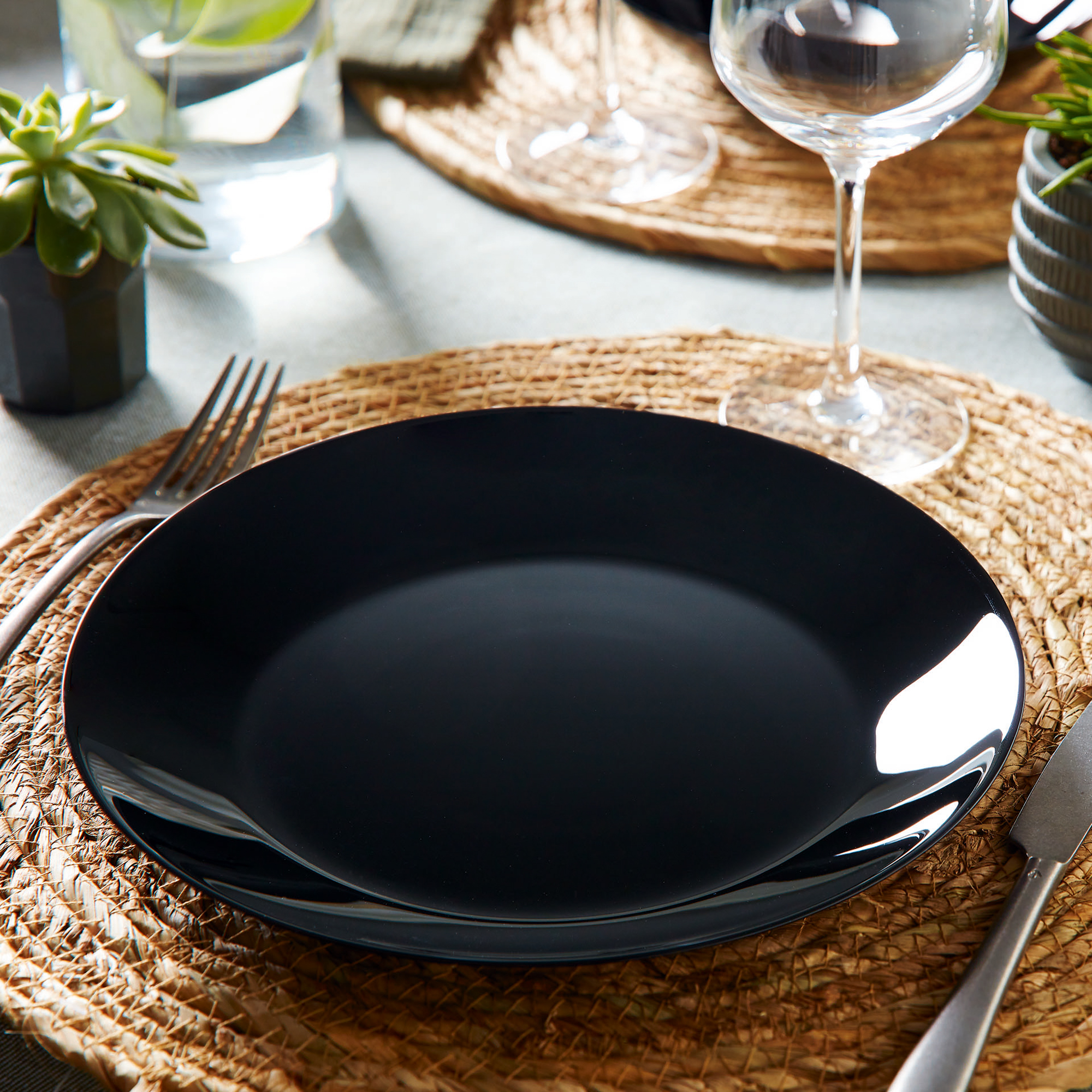 Mělký talíř Zelie Black 25 cm ARCOPAL