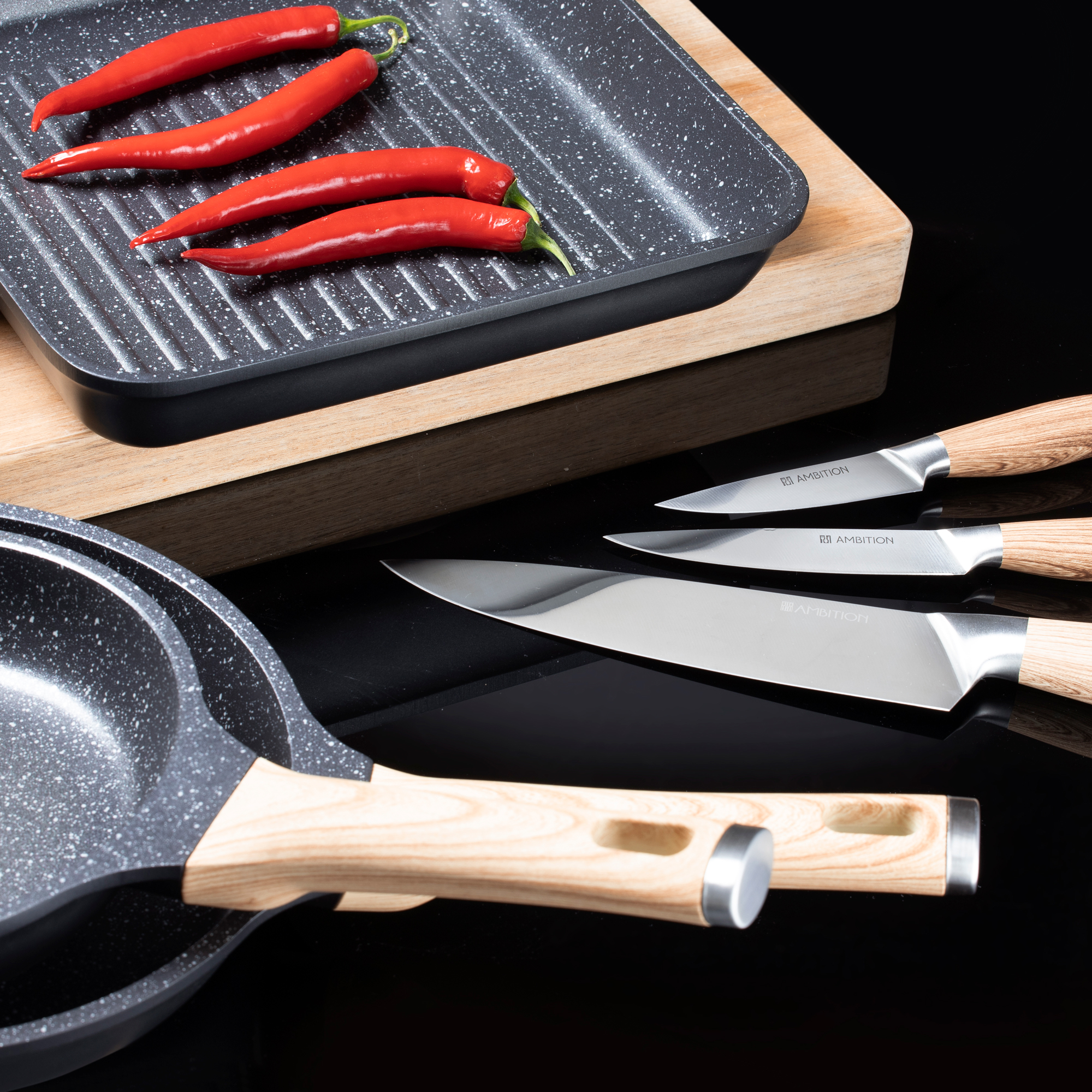 Patelnia Noir z powłoką Qualum Basic Stone 24 cm AMBITION