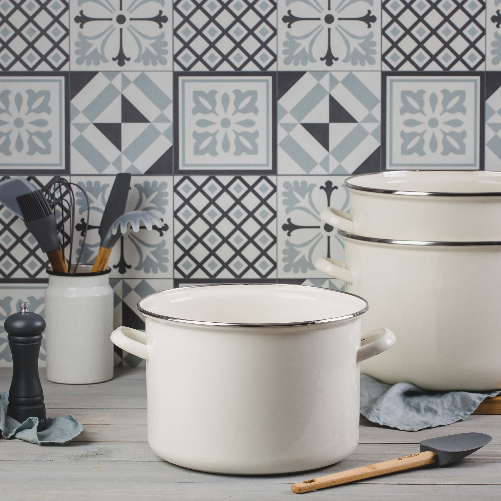 Garnek emaliowany 26 cm 8,5 l kremowy EMALIA OLKUSZ