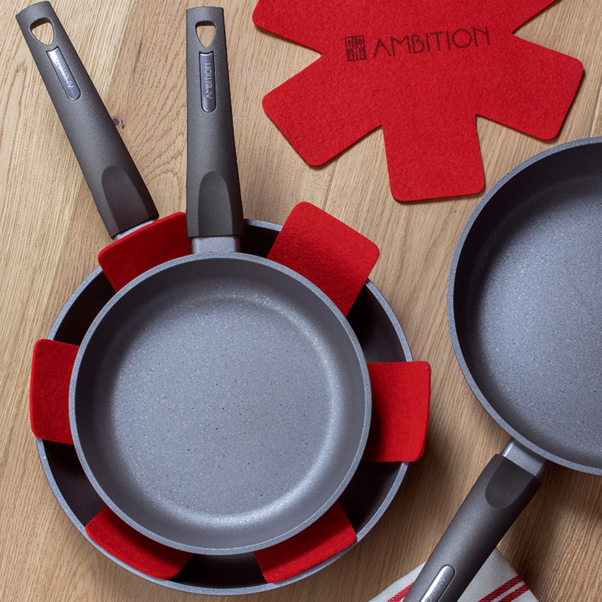 Patelnia 18 cm + przekładka Magnat Grey