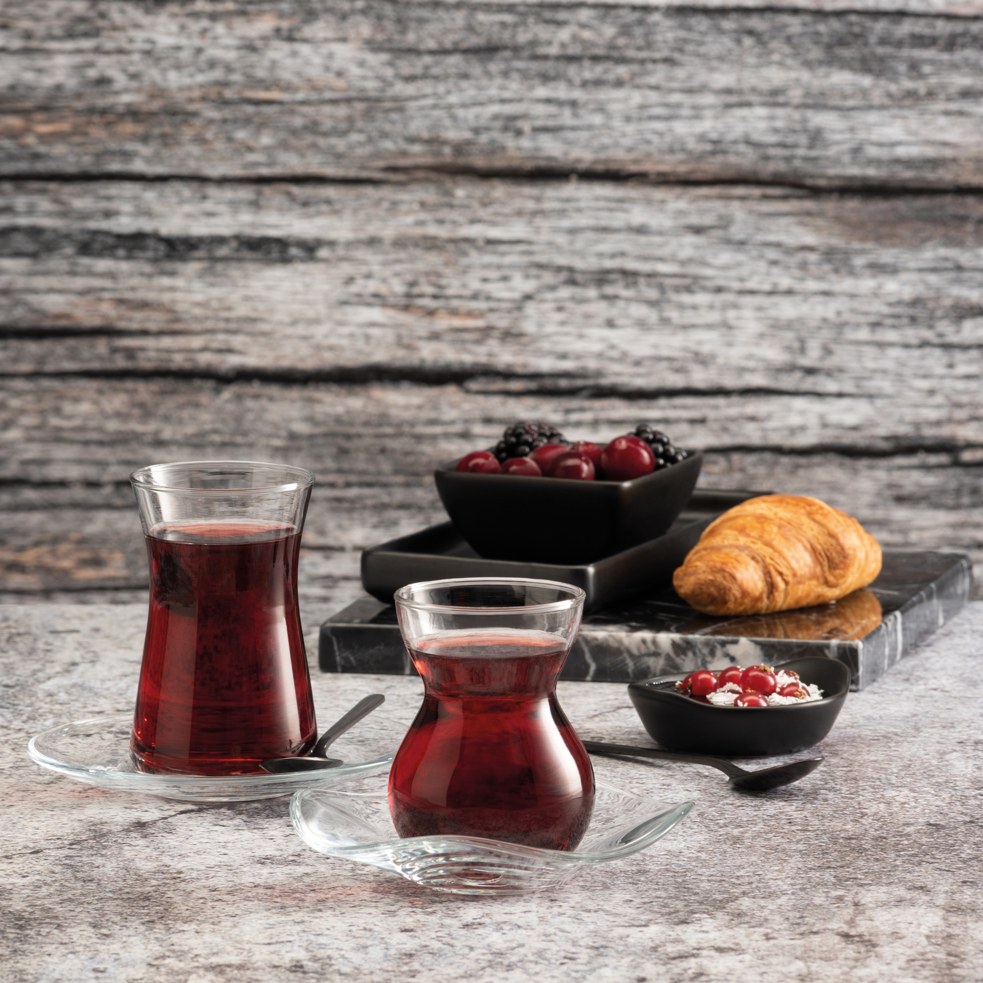 Set di 4 bicchieri con piattini Heybeli PASABAHCE