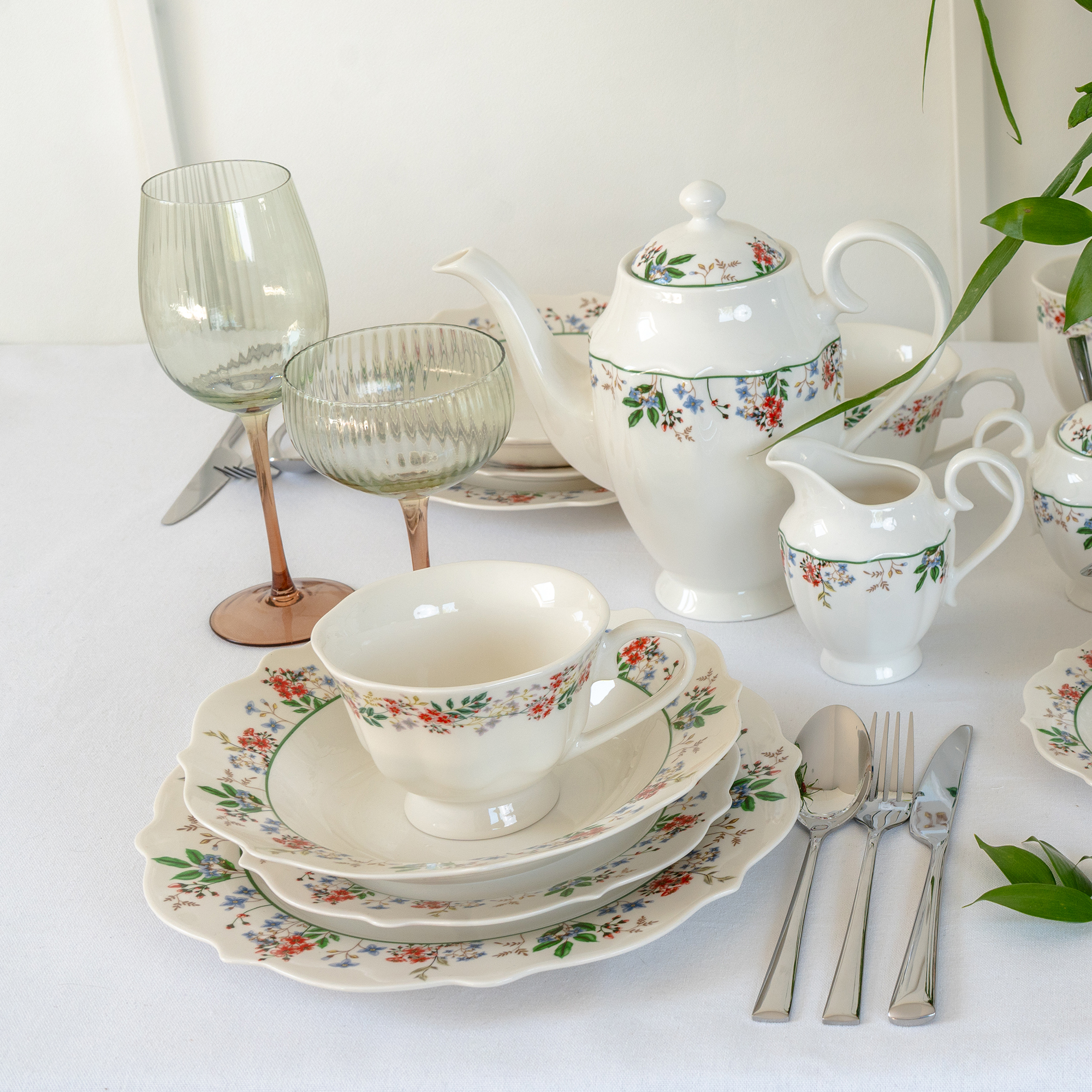 Porcelánový hrnček Rosalia 380 ml AMBITION