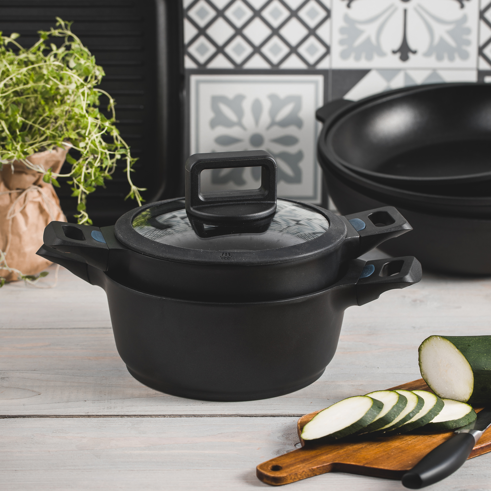 Cooking pot with temperature indicator and lid Ultimo 20 cm AMBITION